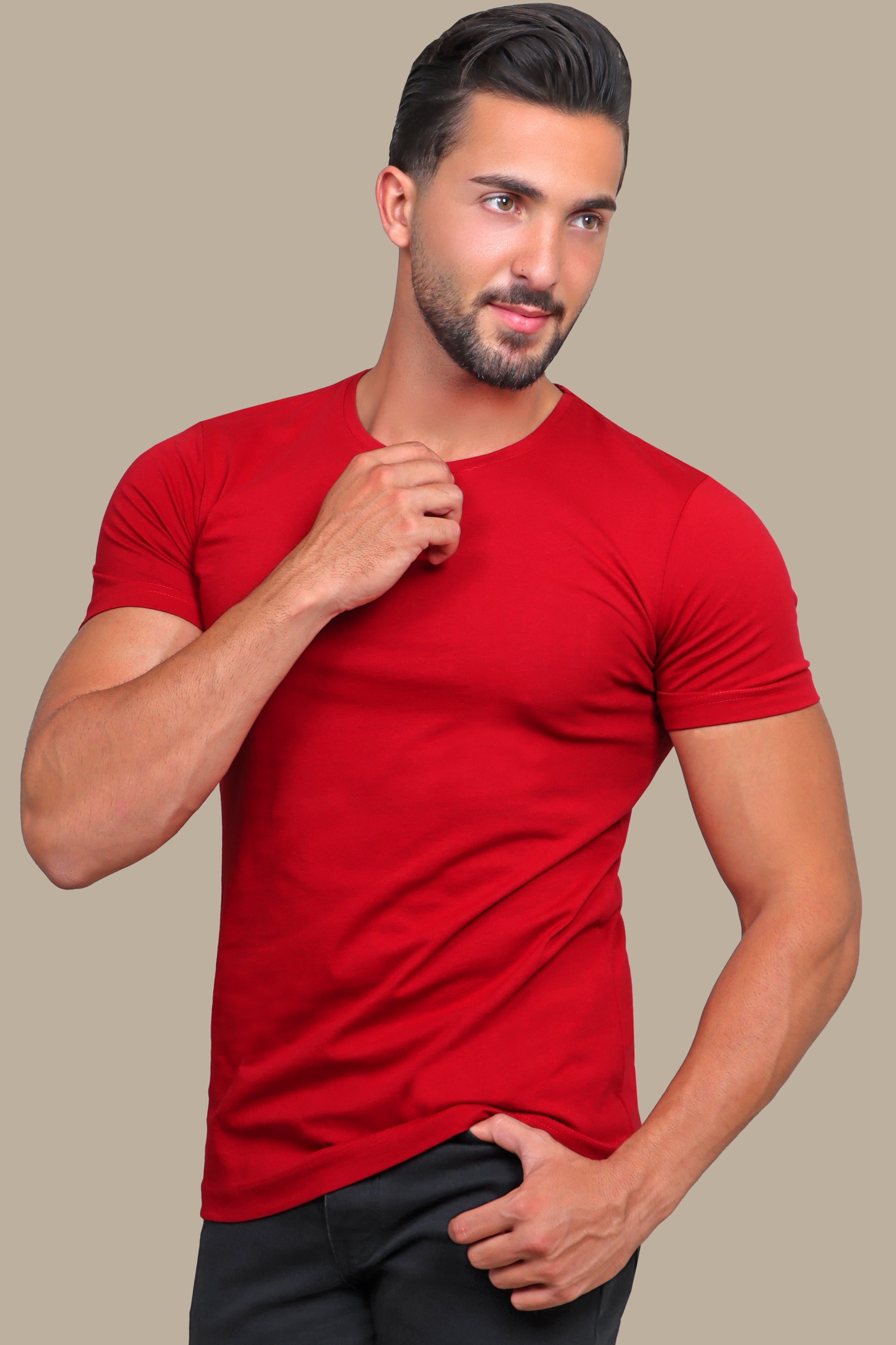 Red Basic R-Neck T-Shirt: Vibrant Essential