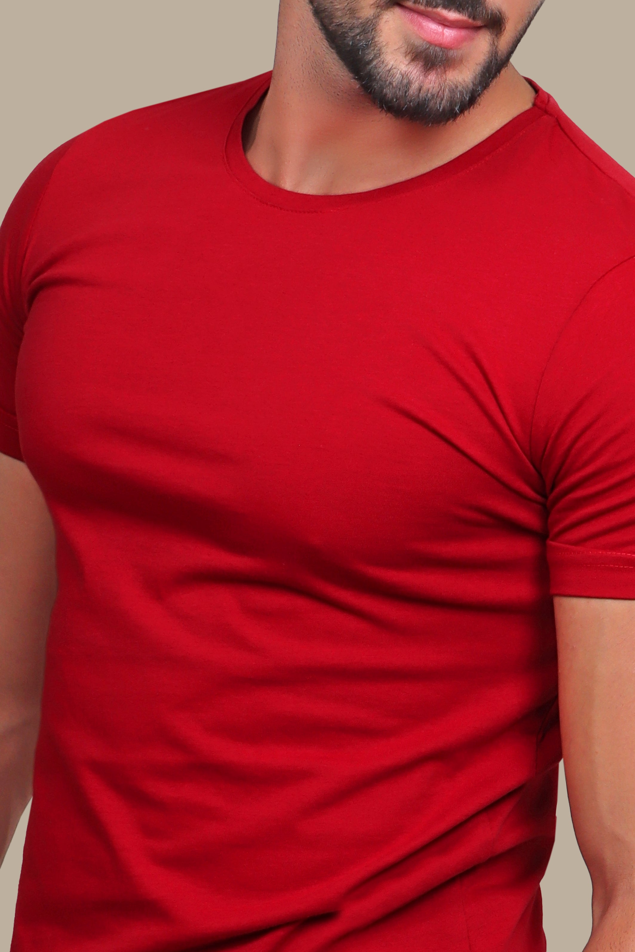 Red Basic R-Neck T-Shirt: Vibrant Essential