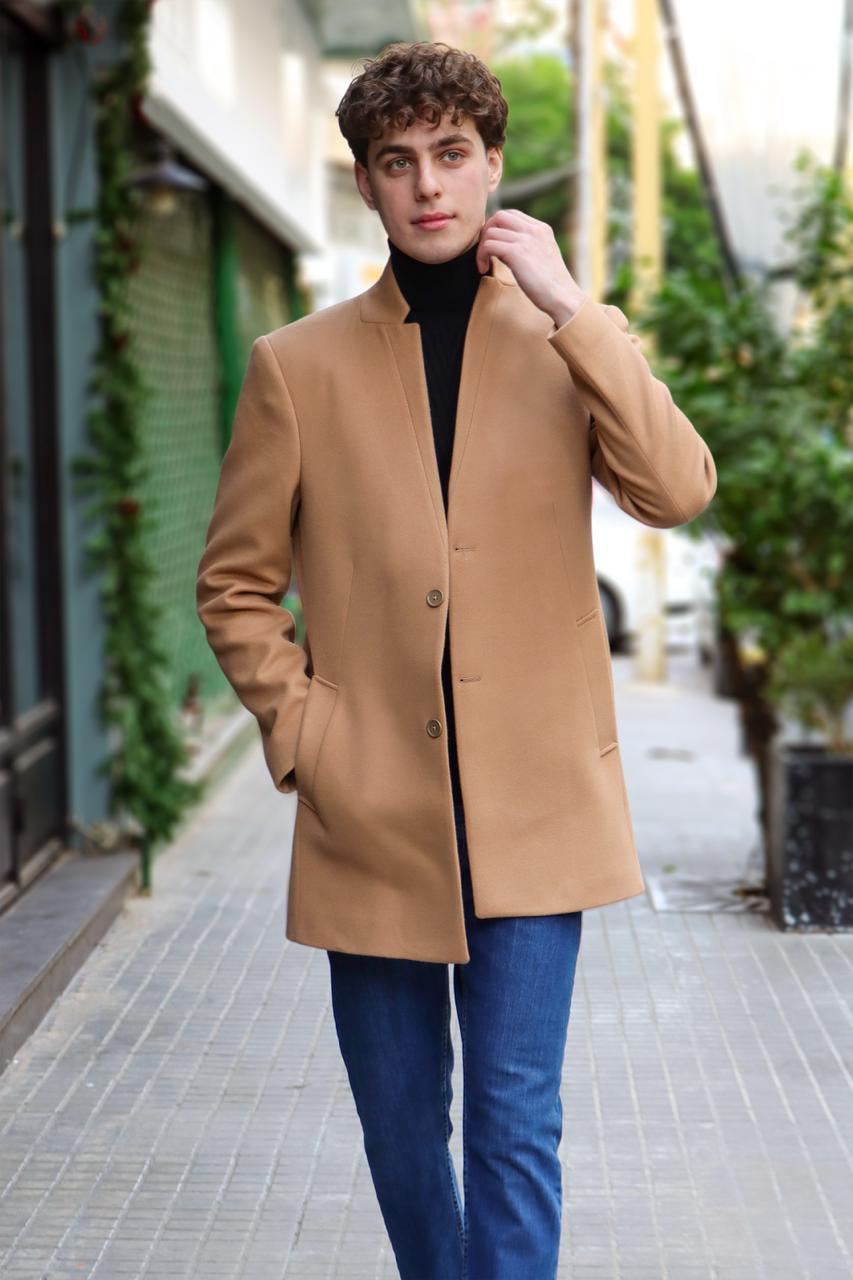 Timeless Beige Chic: The Classic Coat Col Mao in Neutral Elegance
