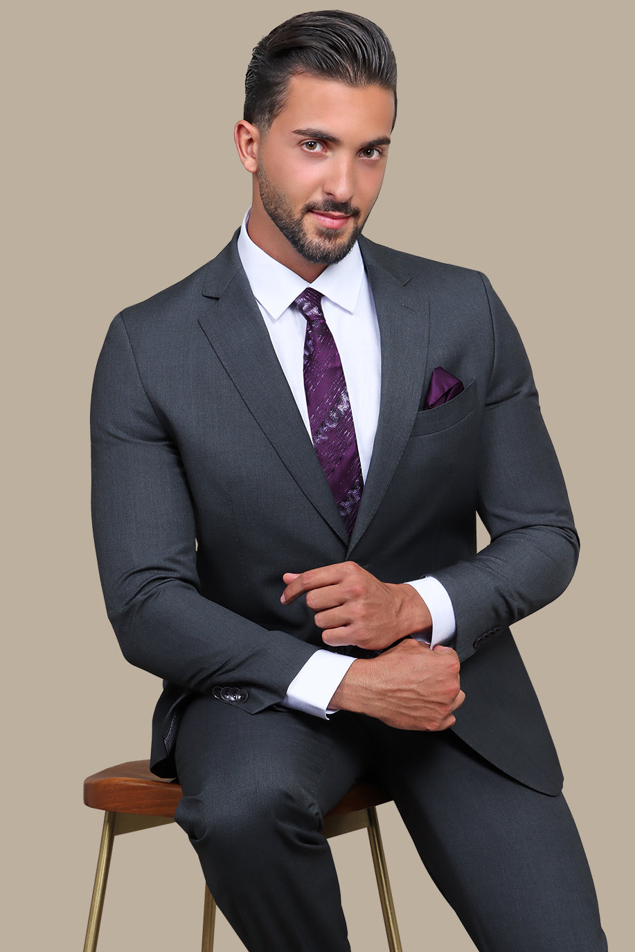 Understated Elegance: The Notch Drop 4-Color Gray Suit