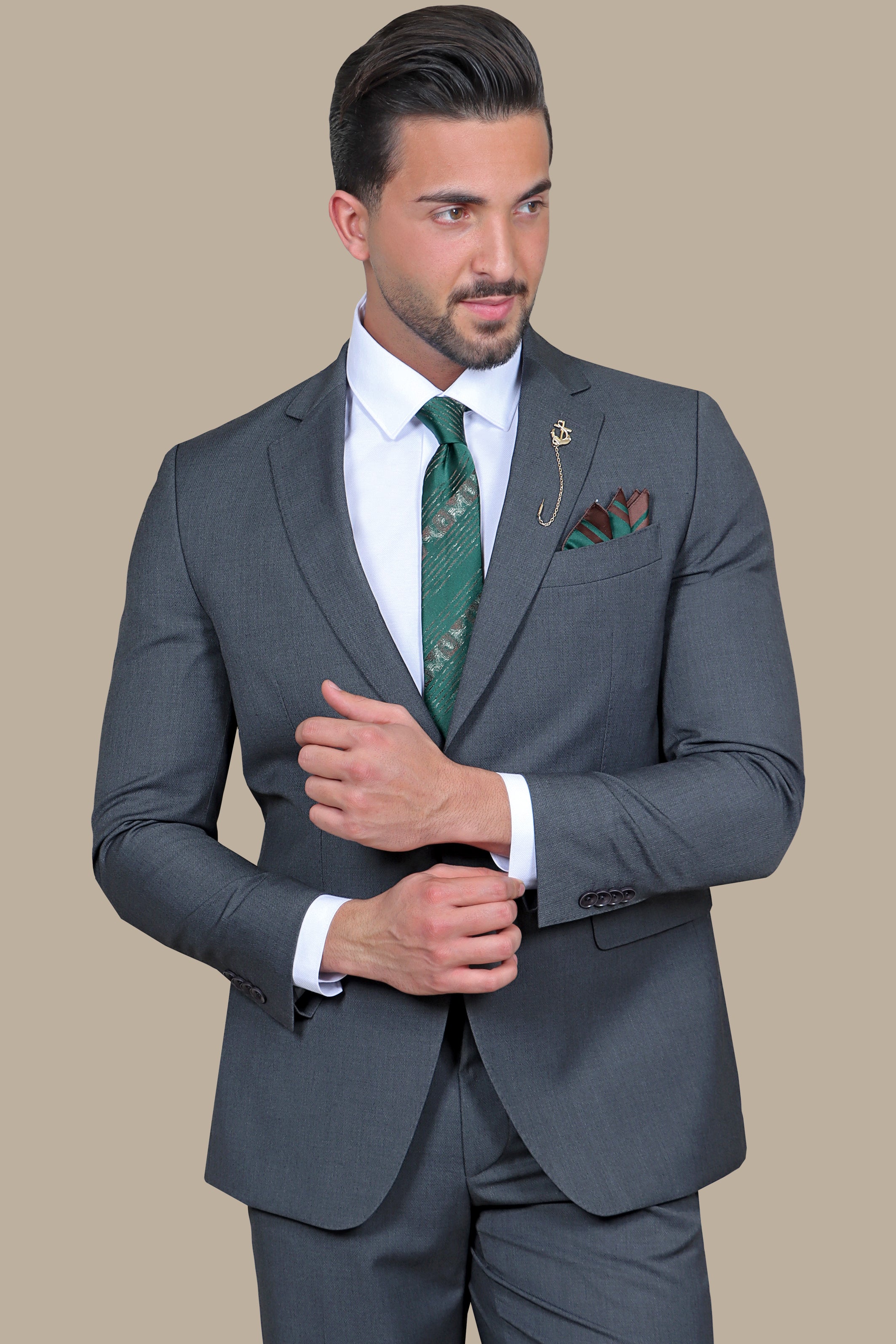 Understated Elegance: The Notch Drop 4-Color Gray Suit