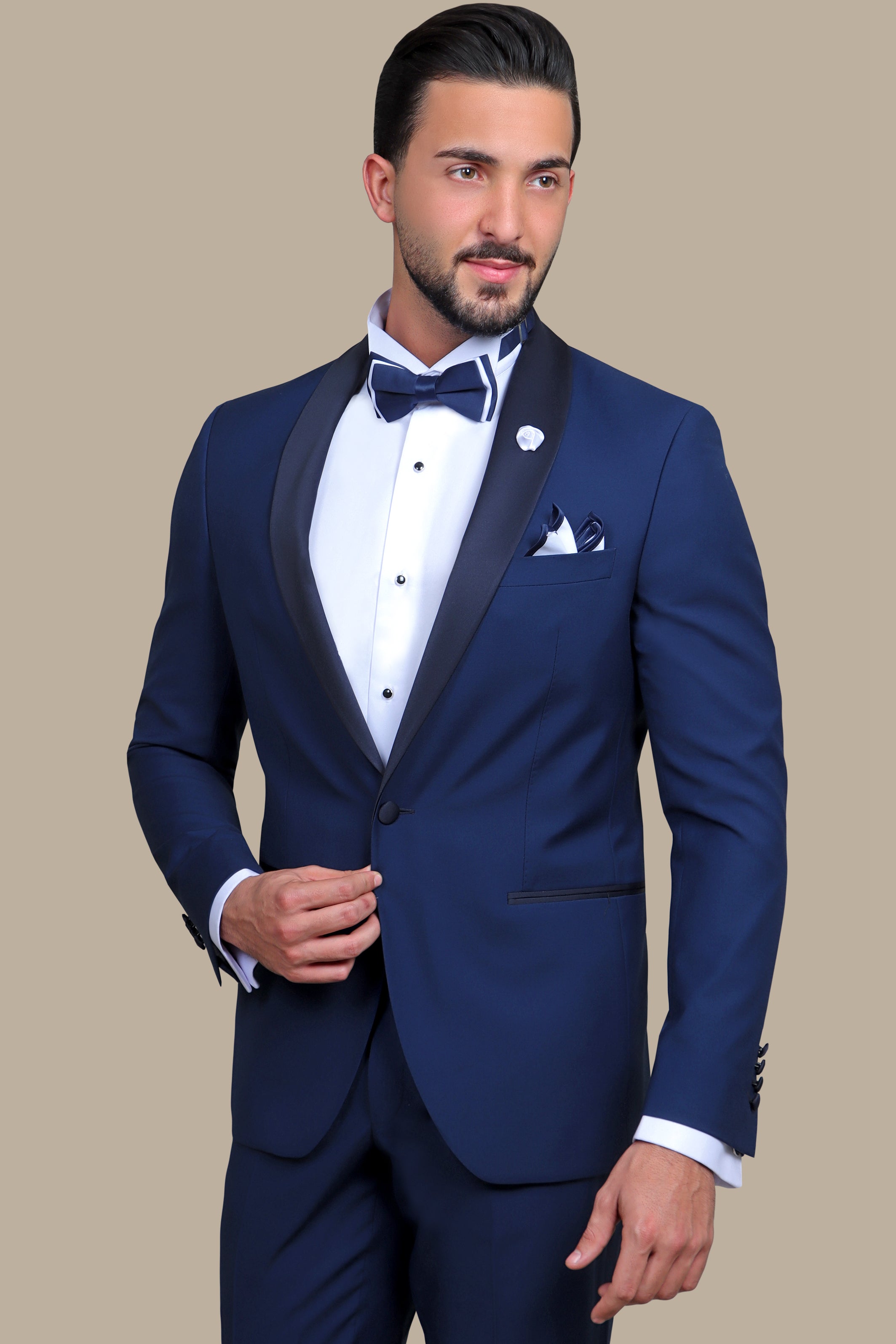 Blue Elegance: Tuxedo Plain Col Chale