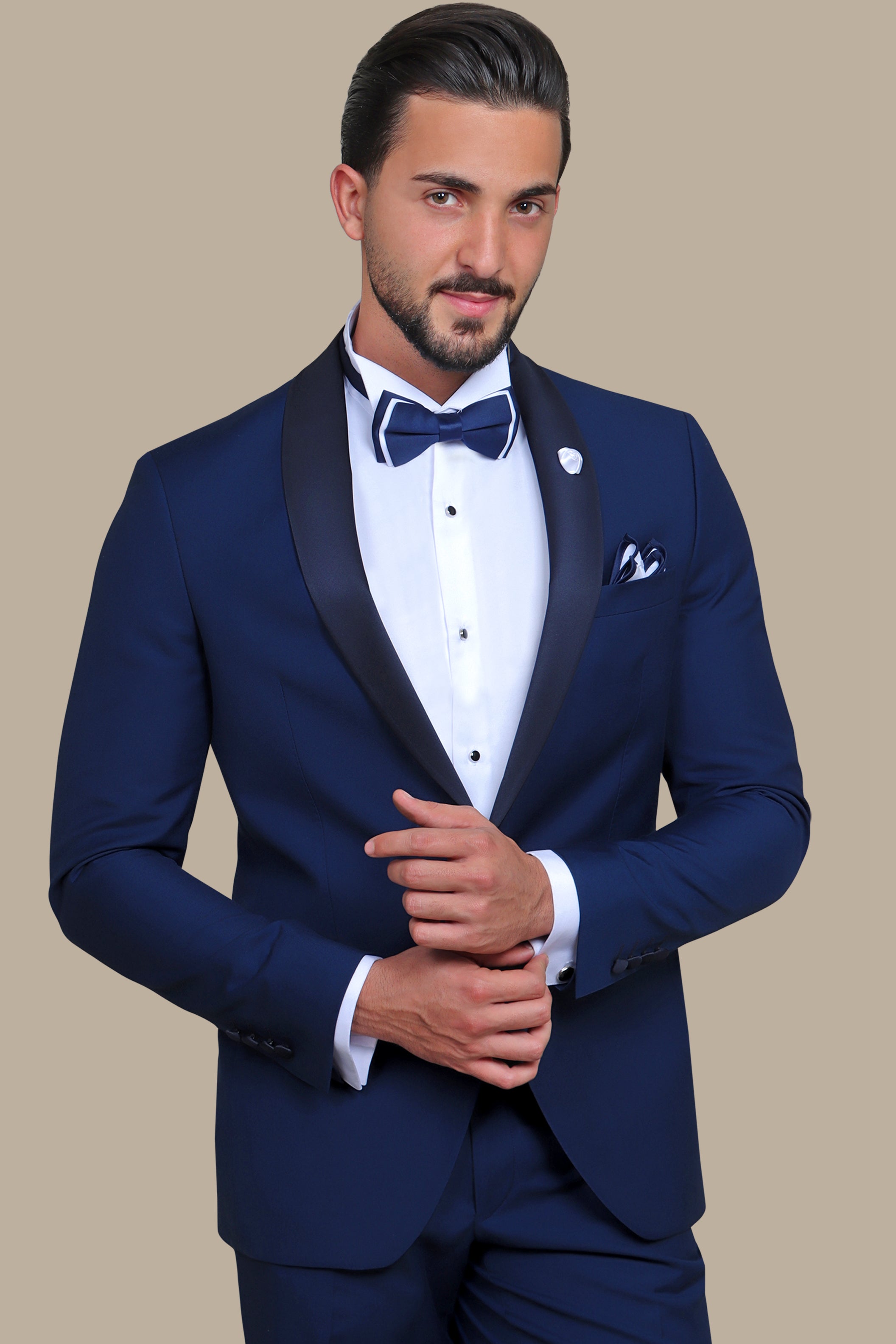 Blue Elegance: Tuxedo Plain Col Chale