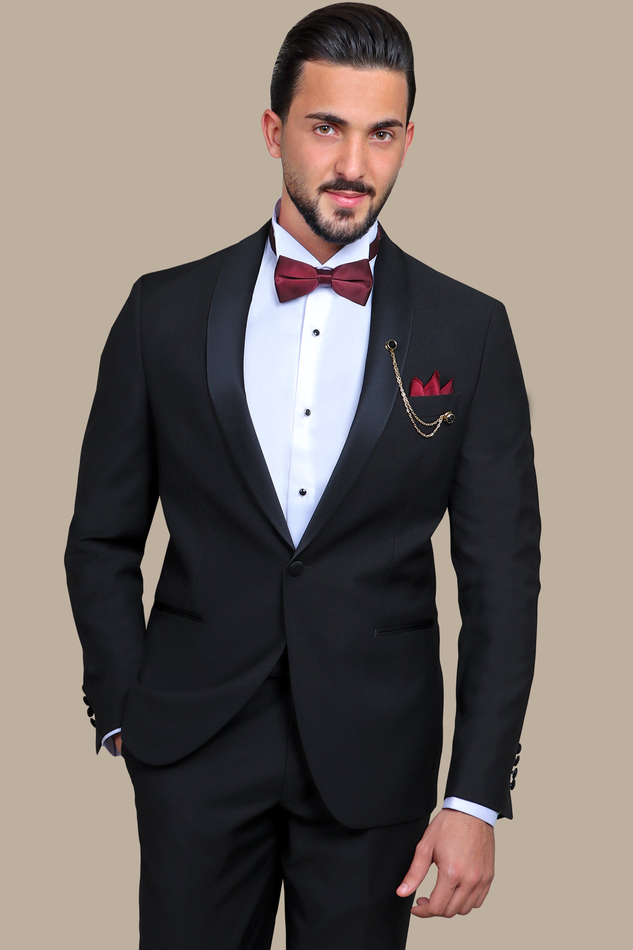 Black Elegance: Tuxedo Plain Col Chale