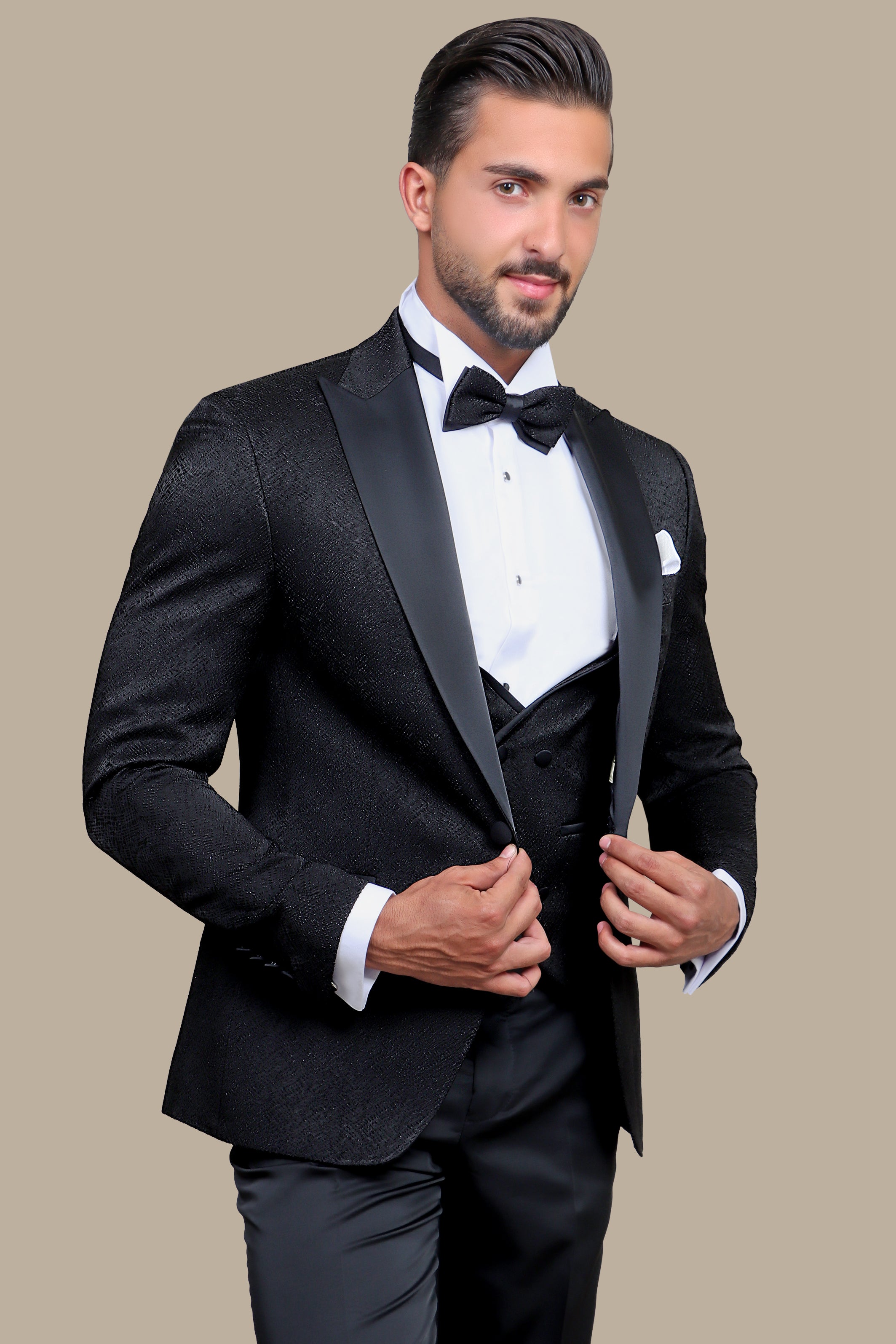 Starlight Elegance: 4-Piece Black Tuxedo Set with Shiny Peak Pattern