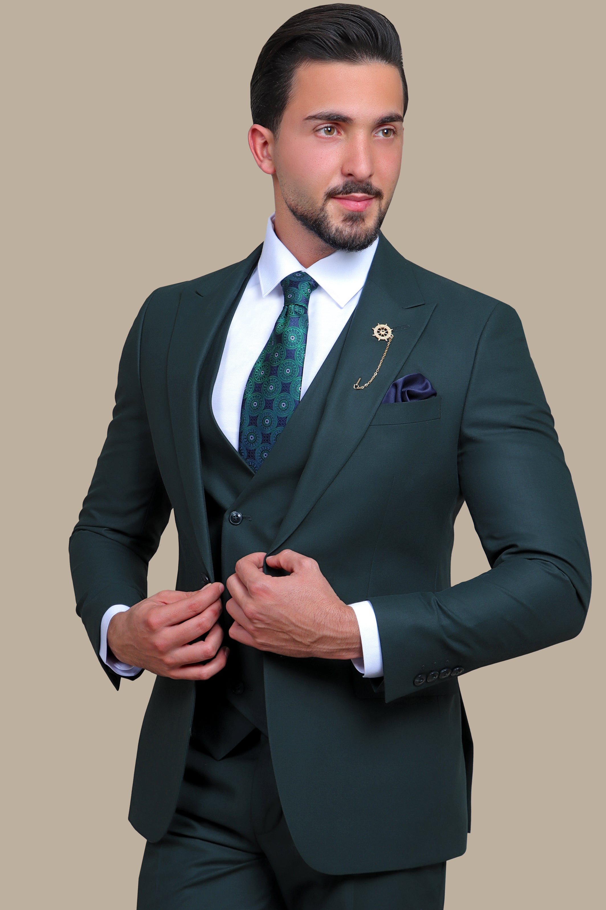 Emerald Elegance: The Peak Plain 3-Piece Green Suit