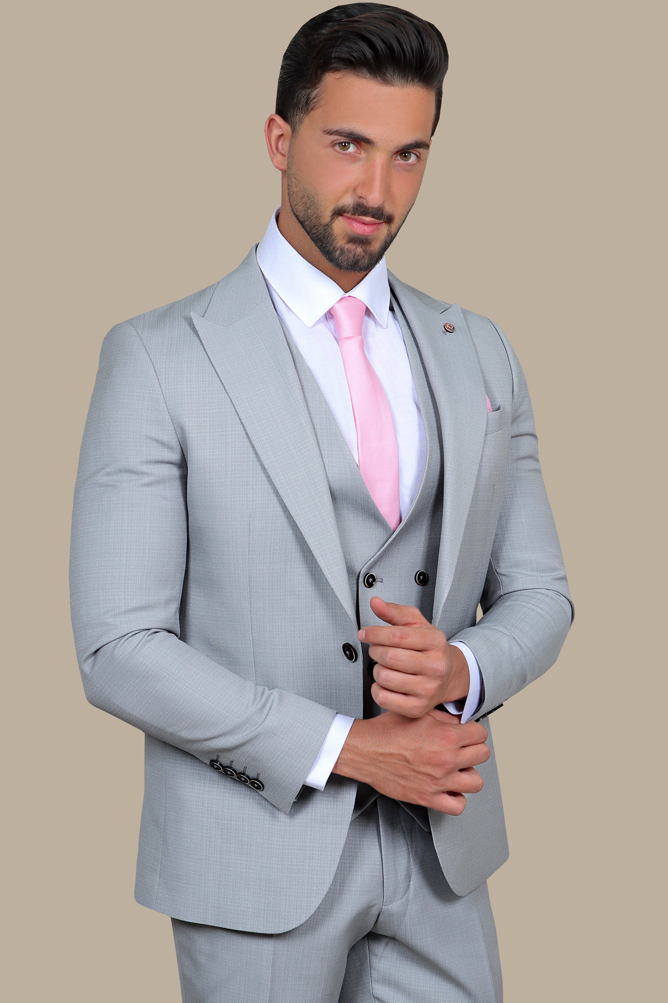 Polished Elegance: 3-Piece Light Grey Suit with Dots and Peak Lapels