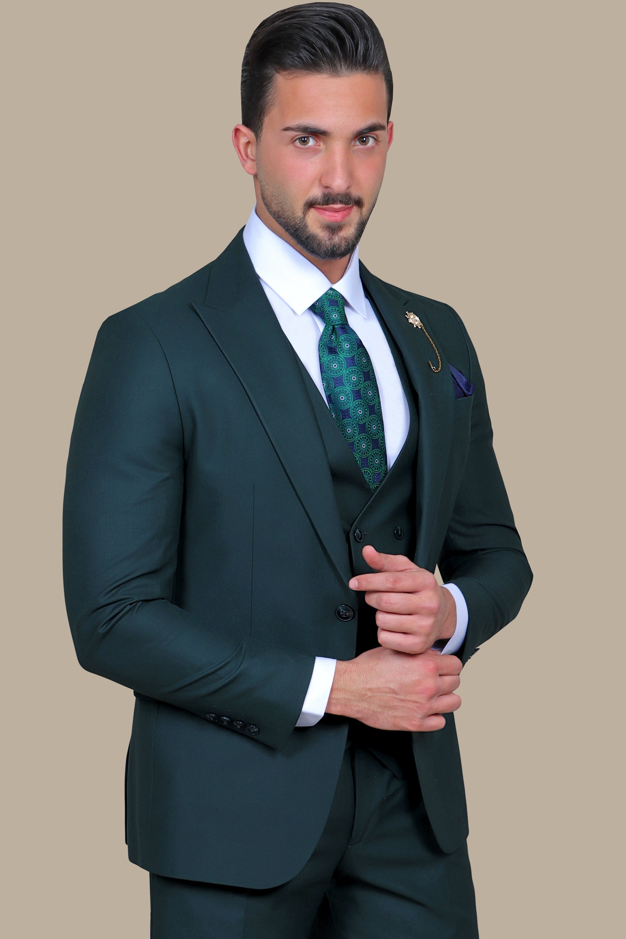 Emerald Elegance: The Peak Plain 3-Piece Green Suit