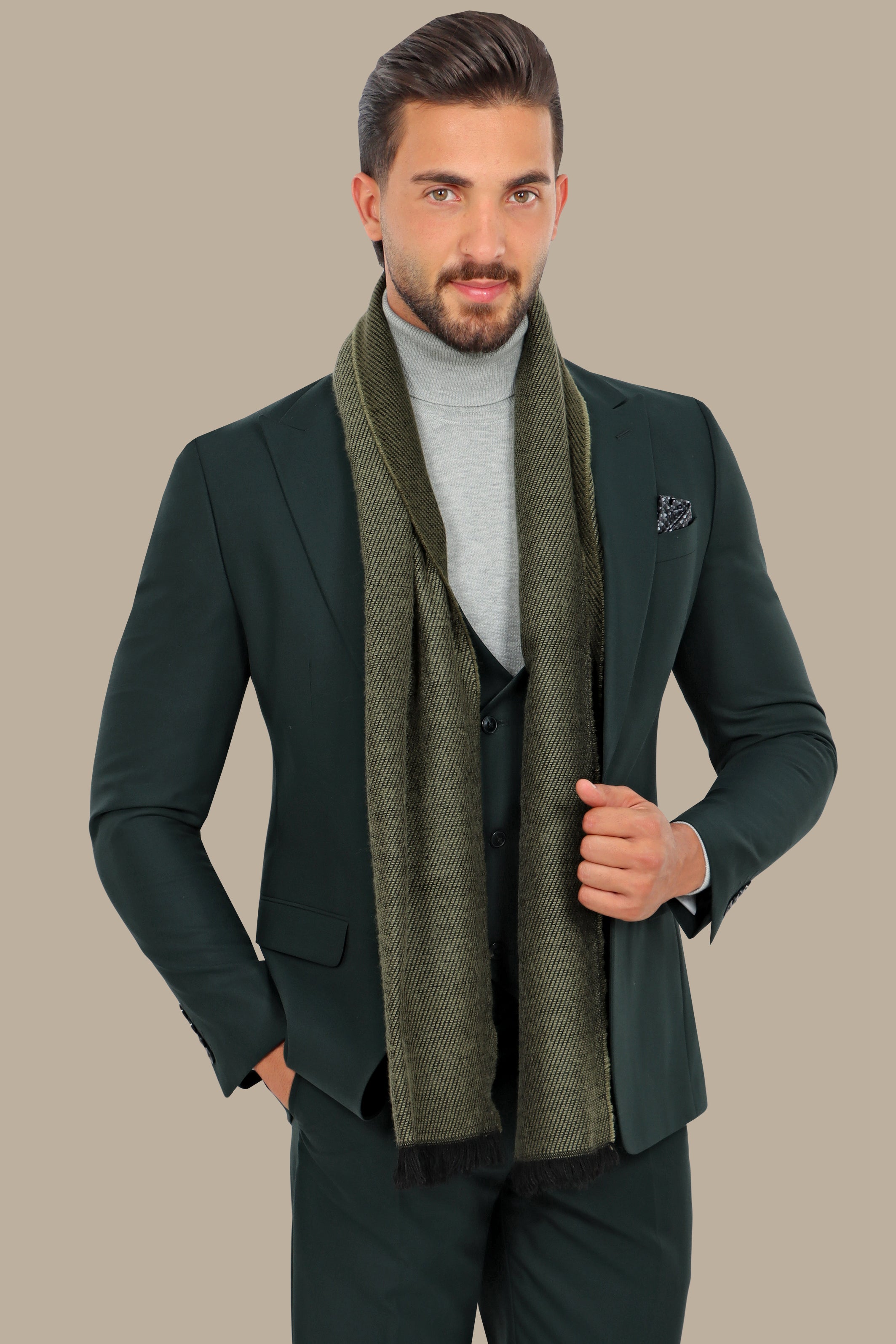 Emerald Elegance: The Peak Plain 3-Piece Green Suit