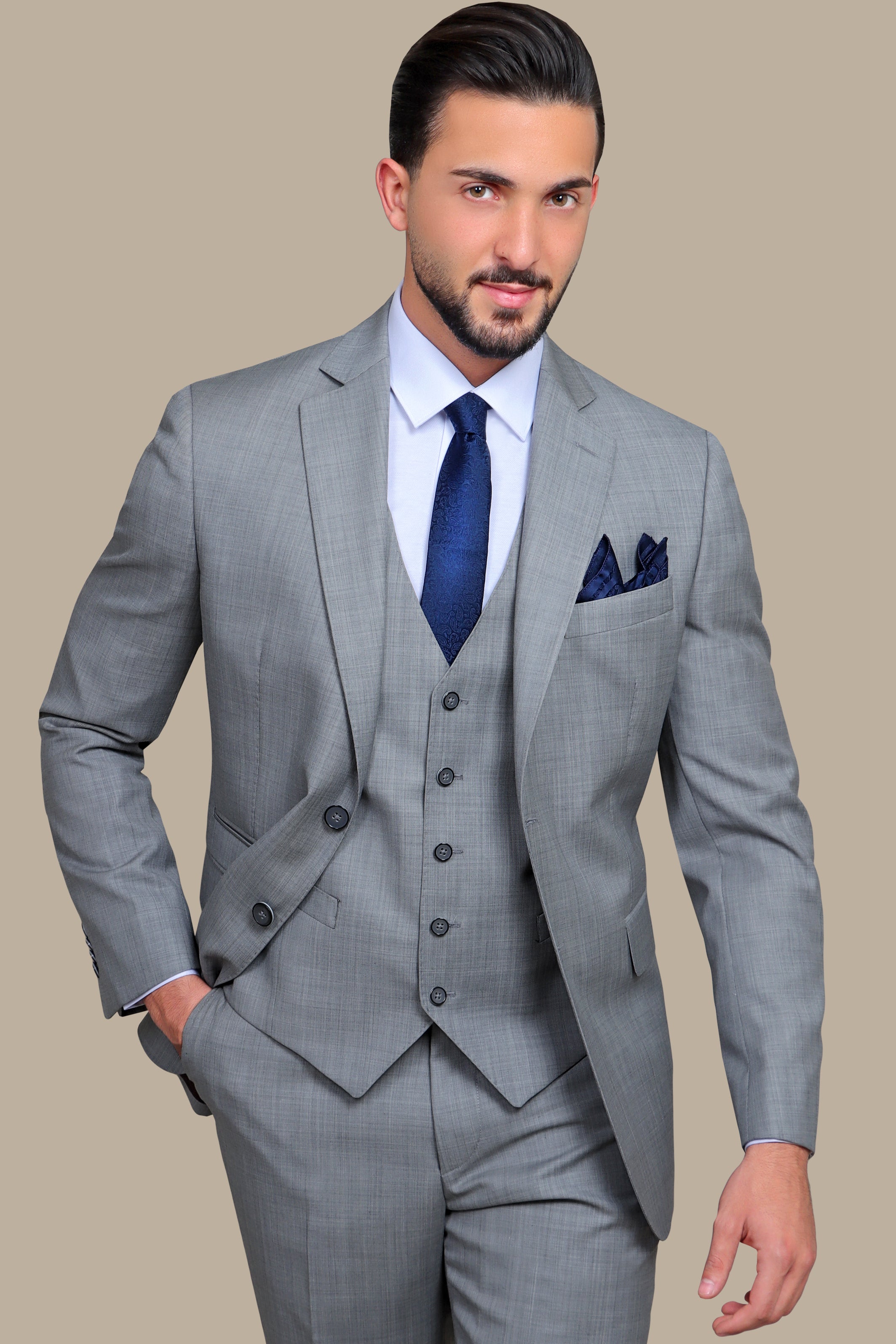 Effortless Chic: Wool Notch Fila Fil 3-Piece Suit in Light Grey