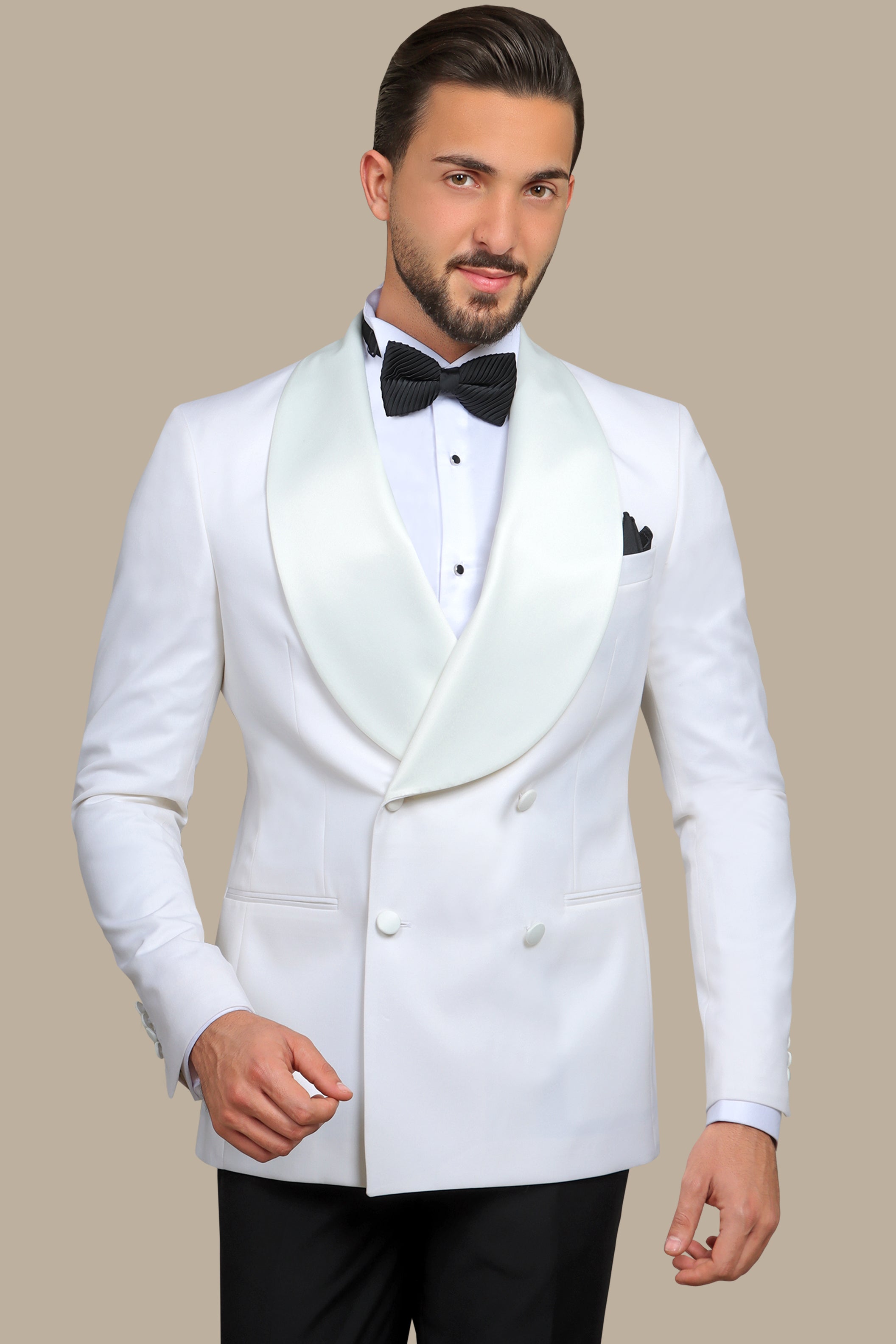 Timeless Sophistication: Off-White Tuxedo with Wide Shawl Collar