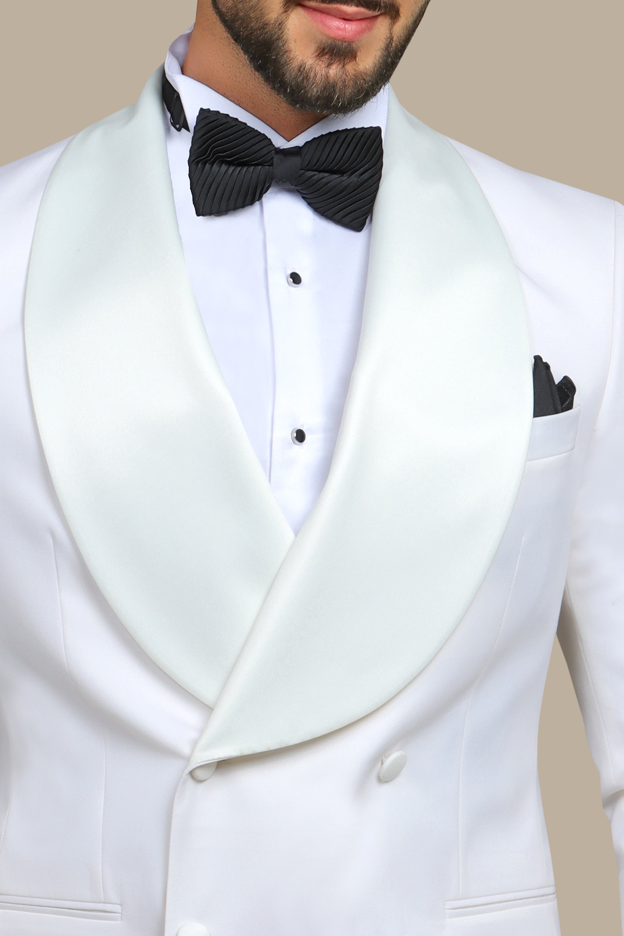 Timeless Sophistication: Off-White Tuxedo with Wide Shawl Collar