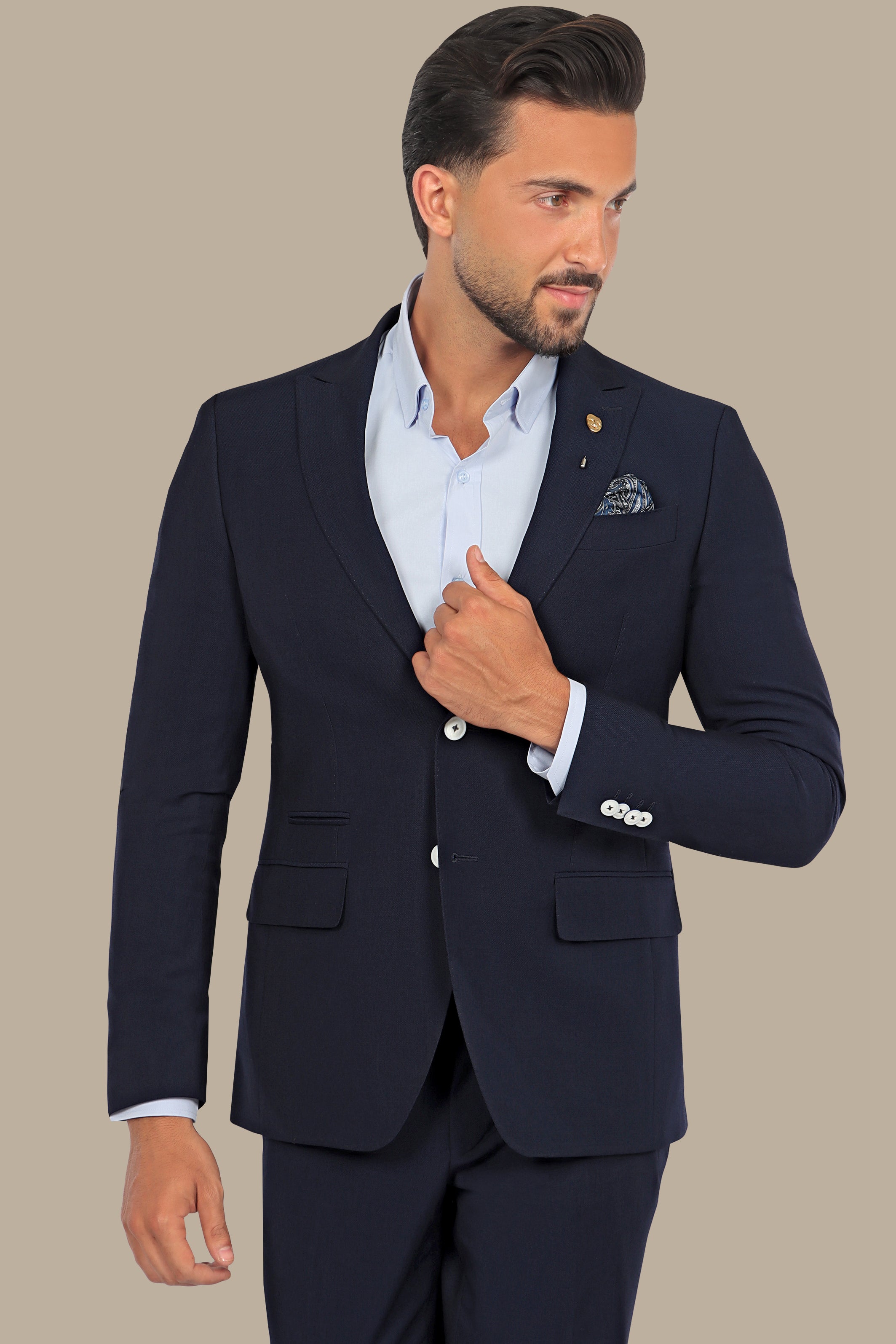 Peak of Sophistication: Dark Blue Basic Peak Lapel Suit