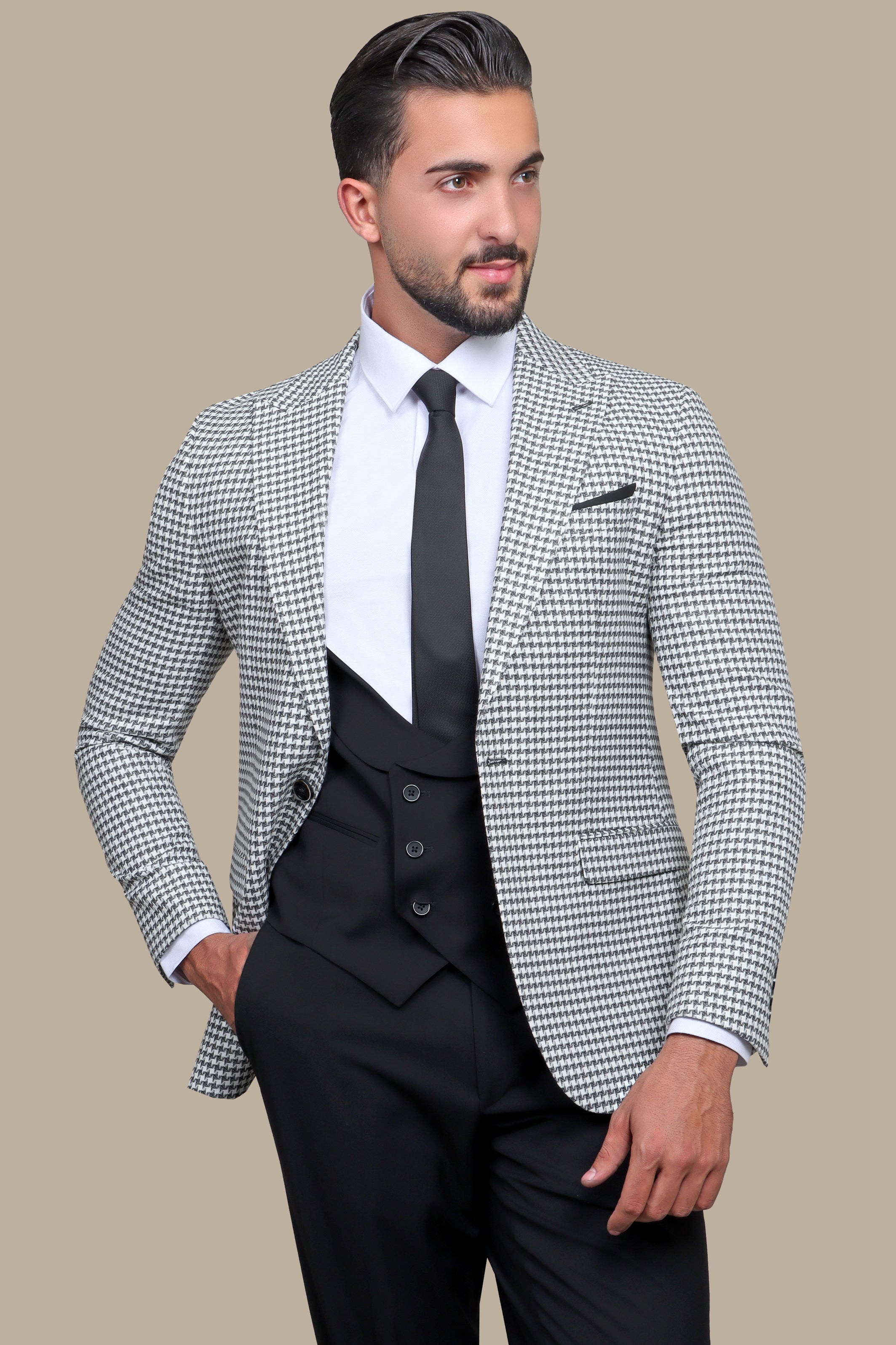 Dogtooth Peak Lapel Suit – 3 Pieces