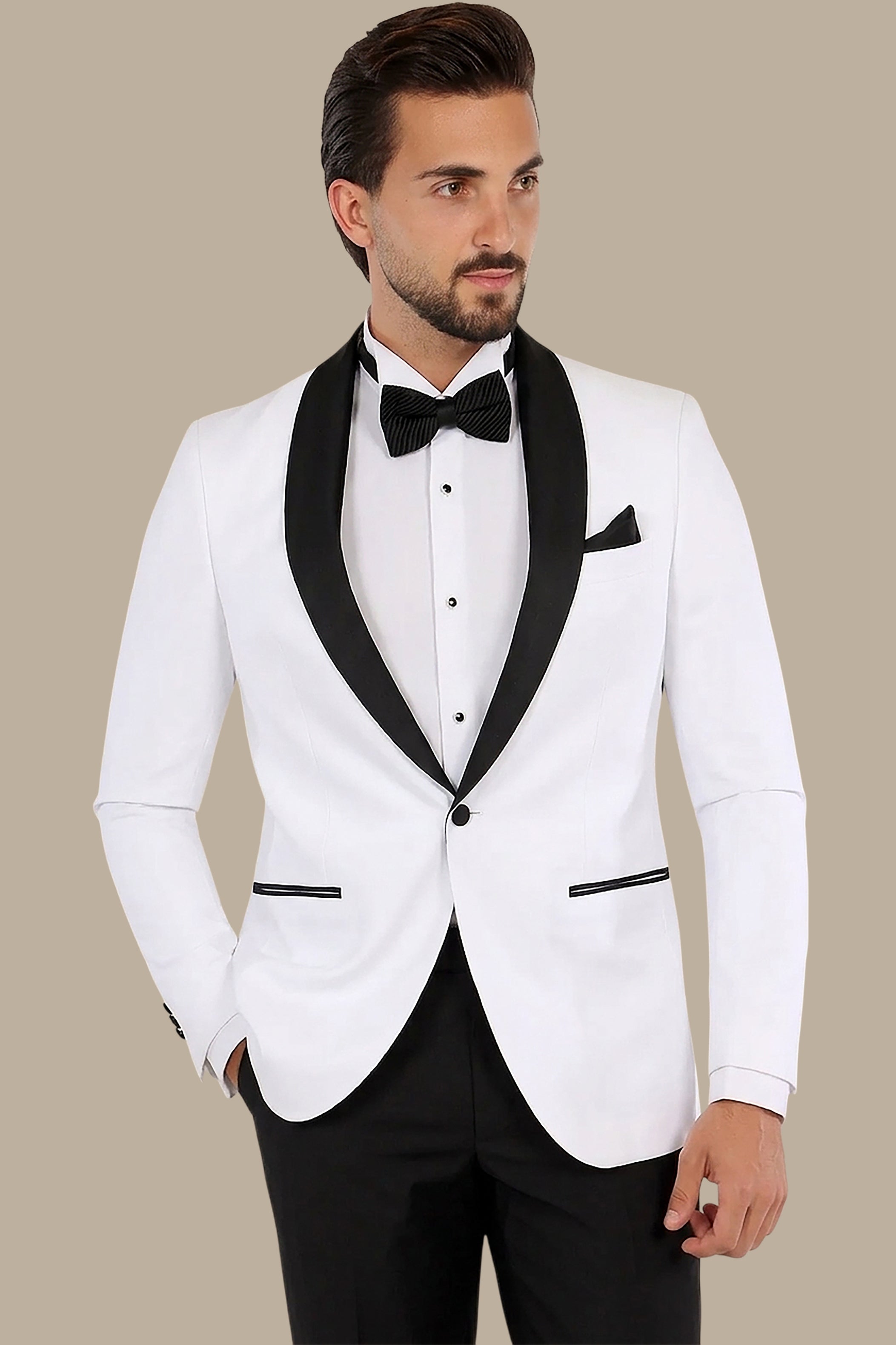White Elegance: Tuxedo Plain Col Chale