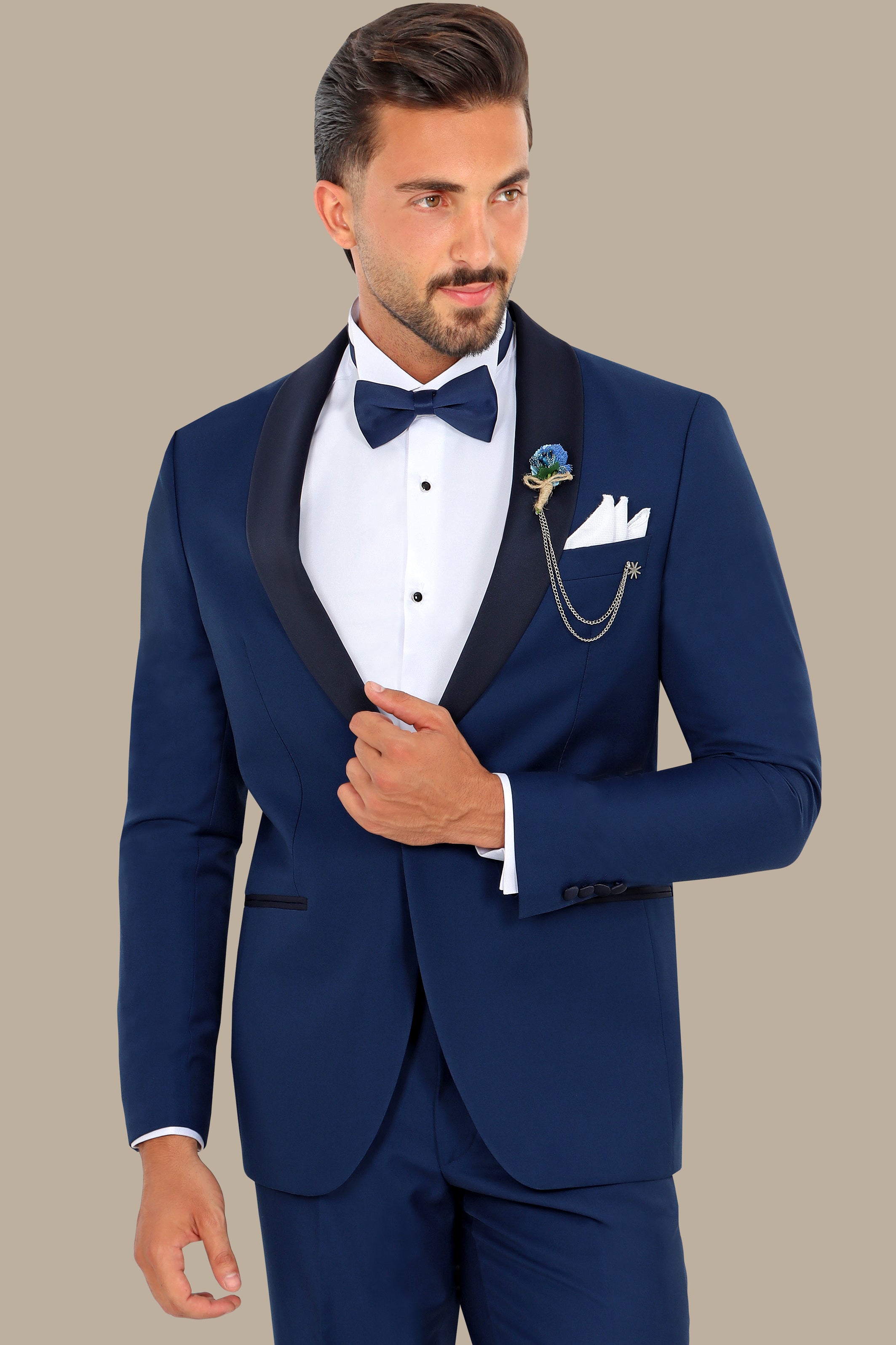 Blue Elegance: Tuxedo Plain Col Chale