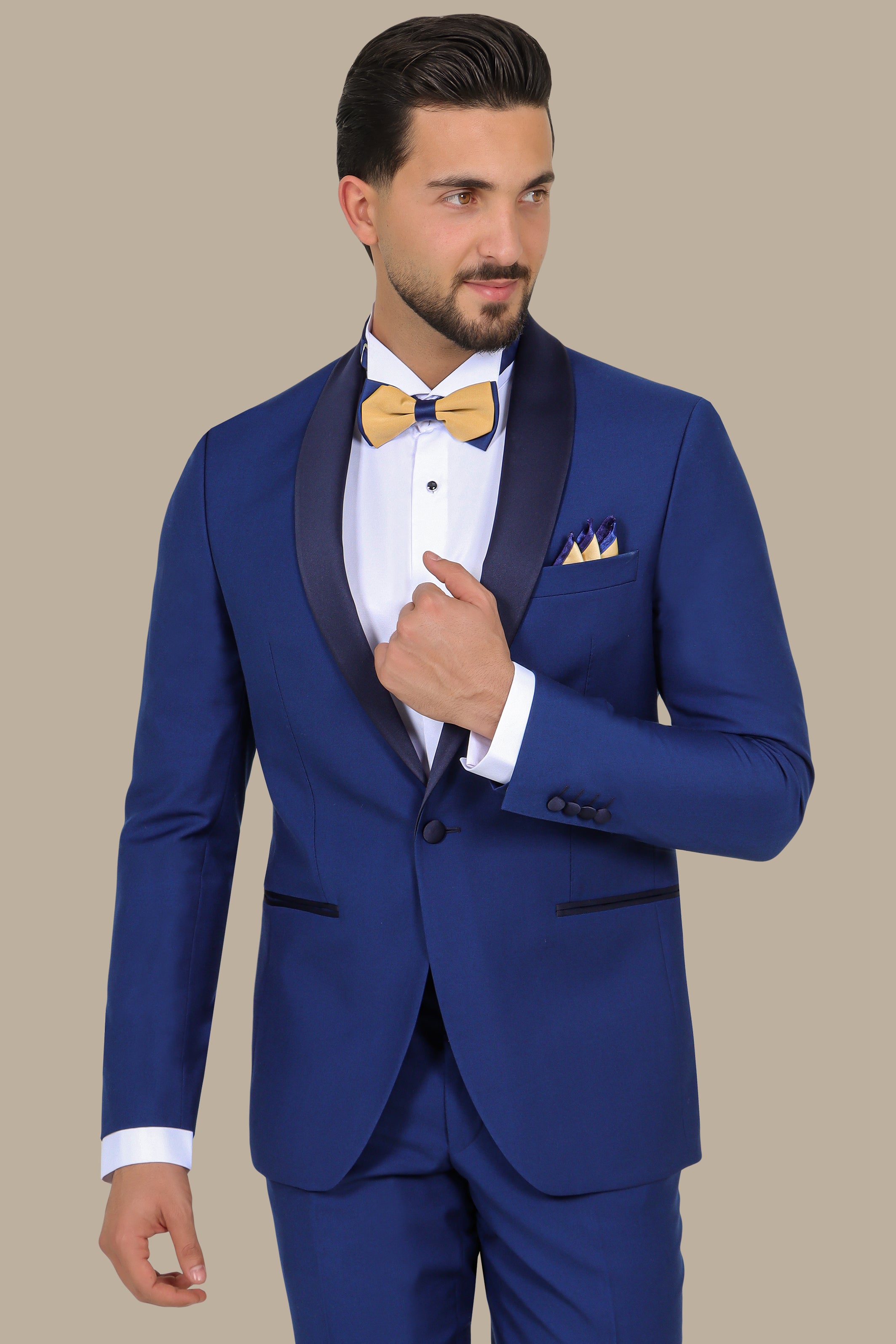 Blue Elegance: Tuxedo Plain Col Chale