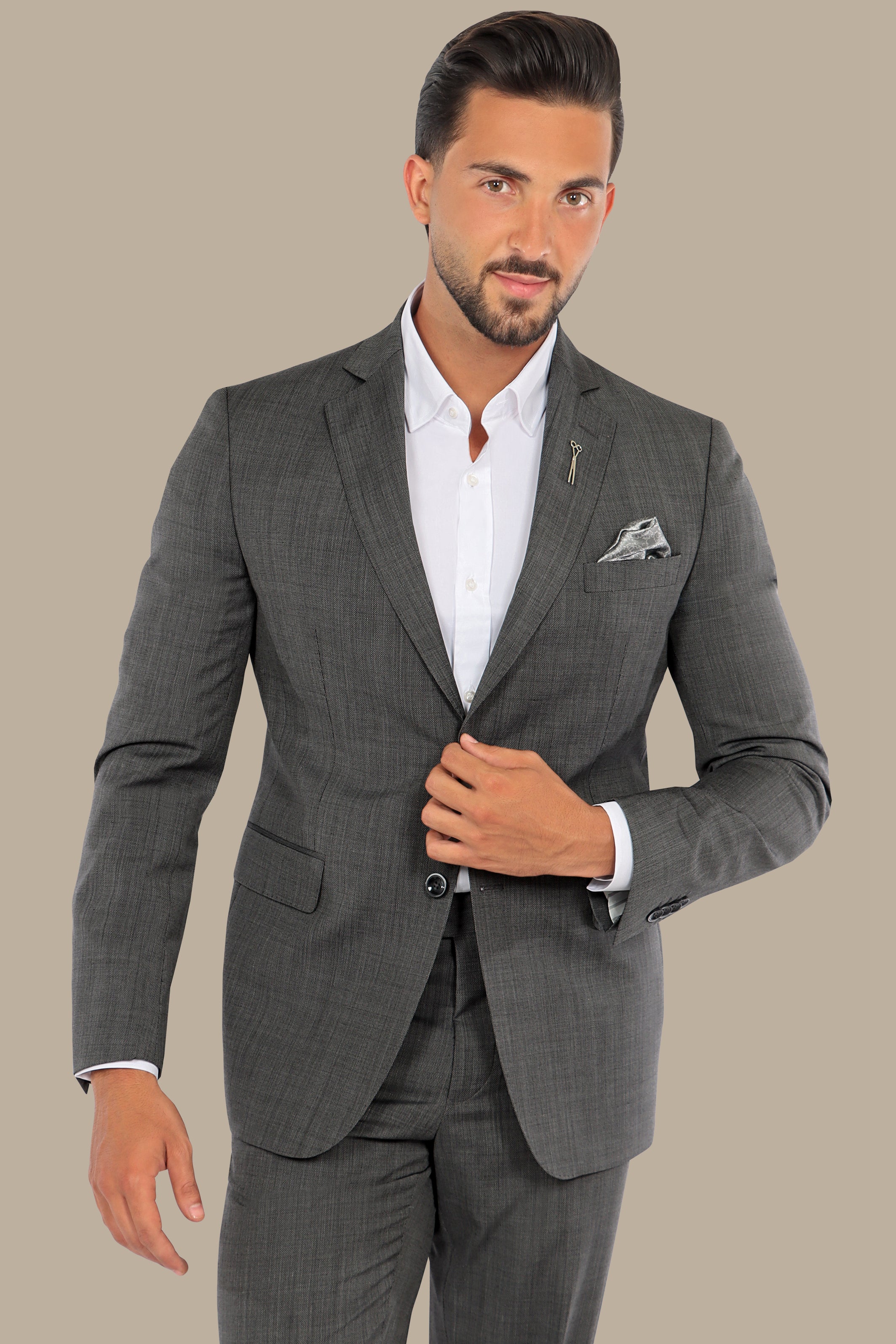 Dark Gray Wool Suit: Timeless Style