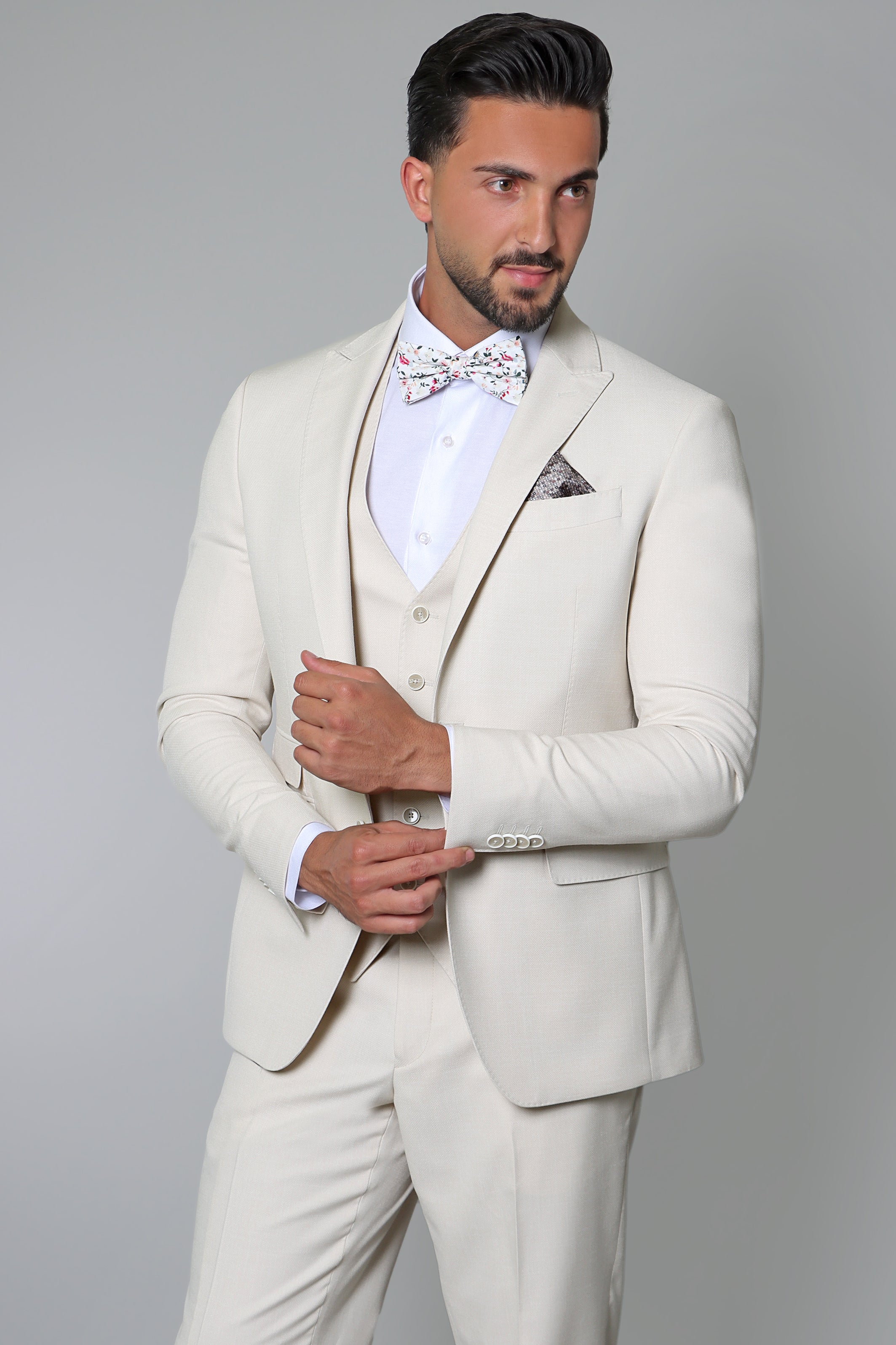 Light Beige Slim Fit Suit with Peak Lapel and Flap Pockets