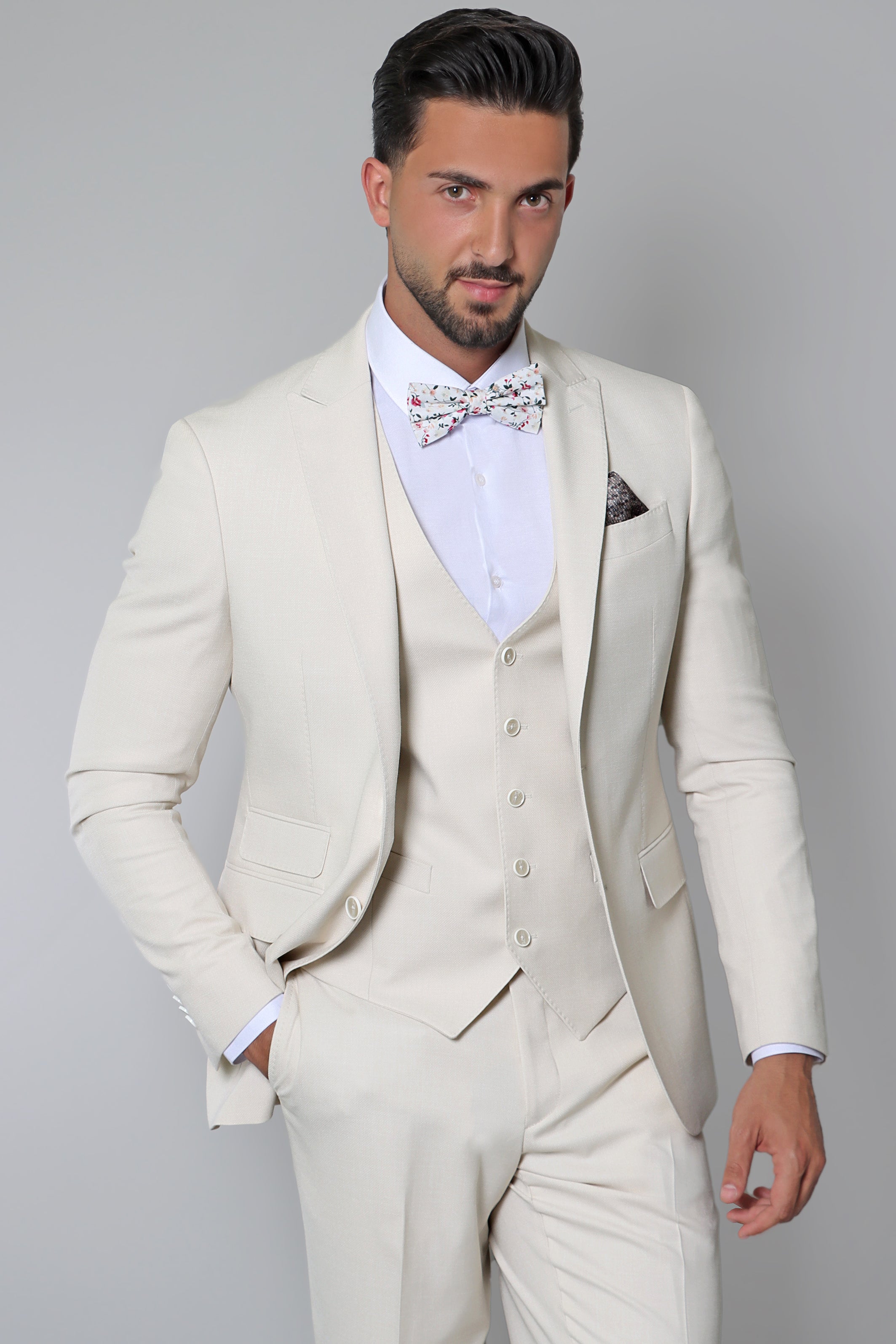 Light Beige Slim Fit Suit with Peak Lapel and Flap Pockets