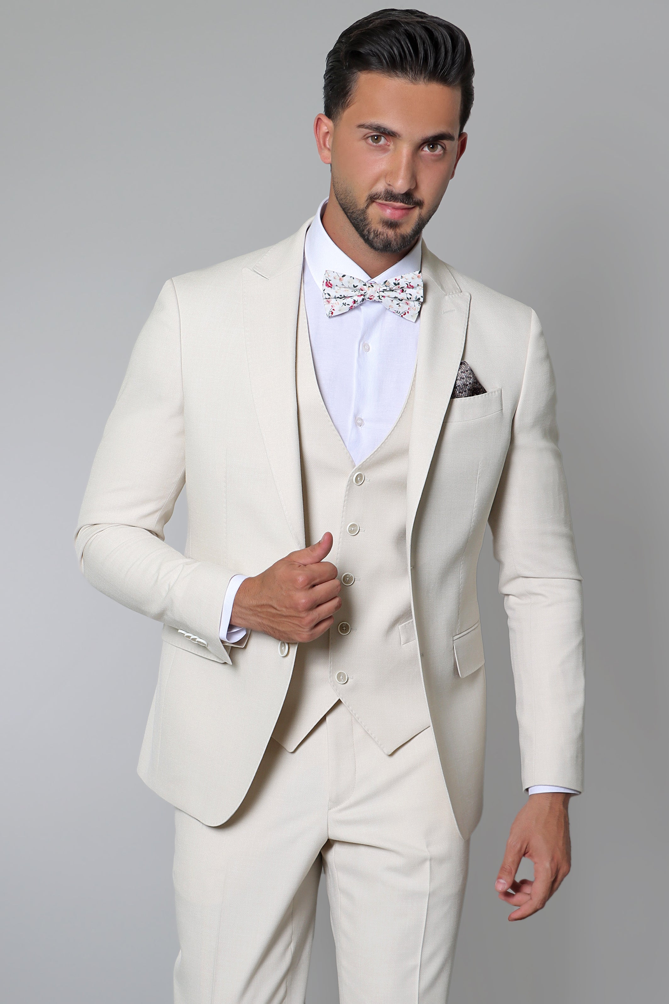 Light Beige Slim Fit Suit with Peak Lapel and Flap Pockets