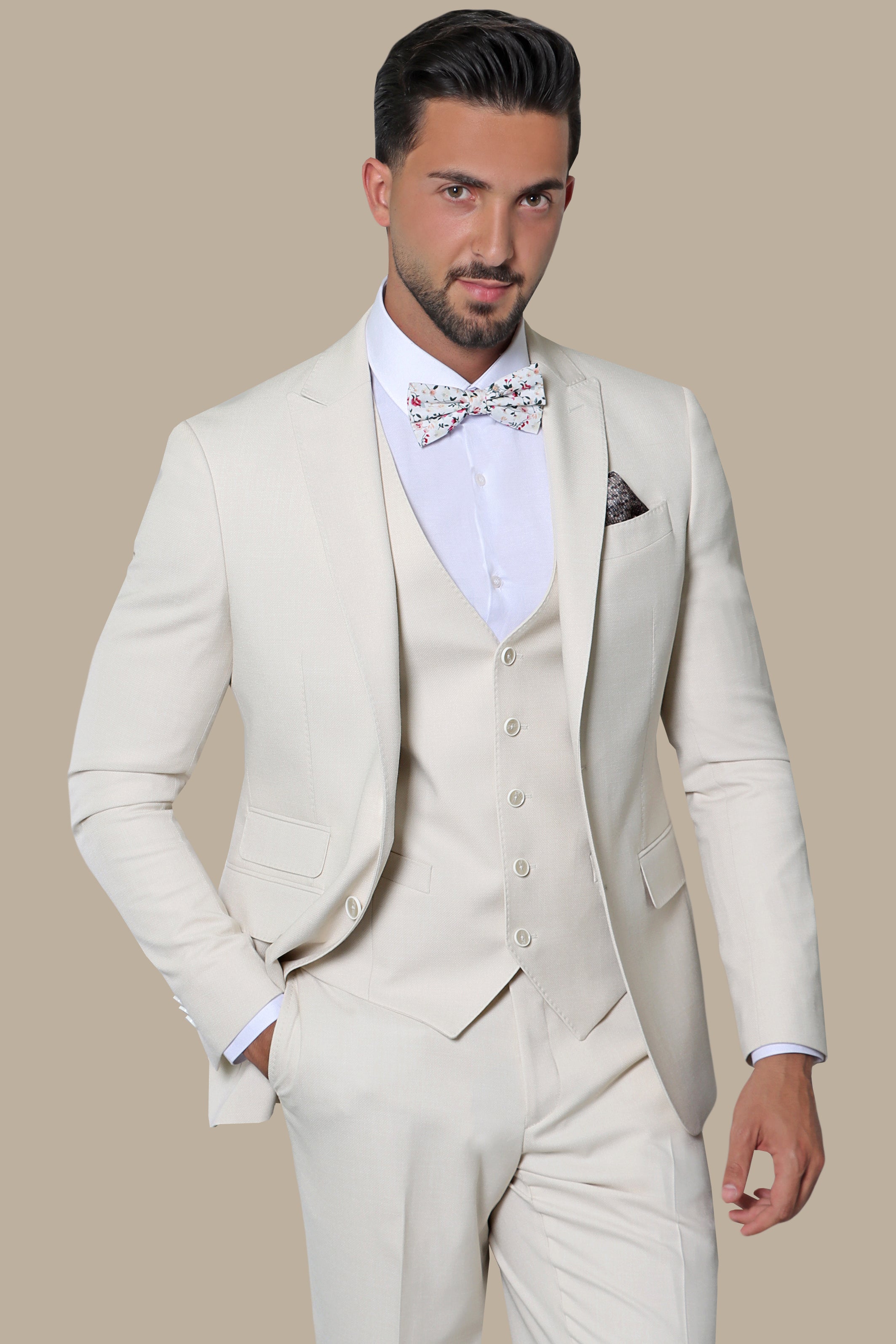 Light Beige Slim Fit Suit with Peak Lapel and Flap Pockets