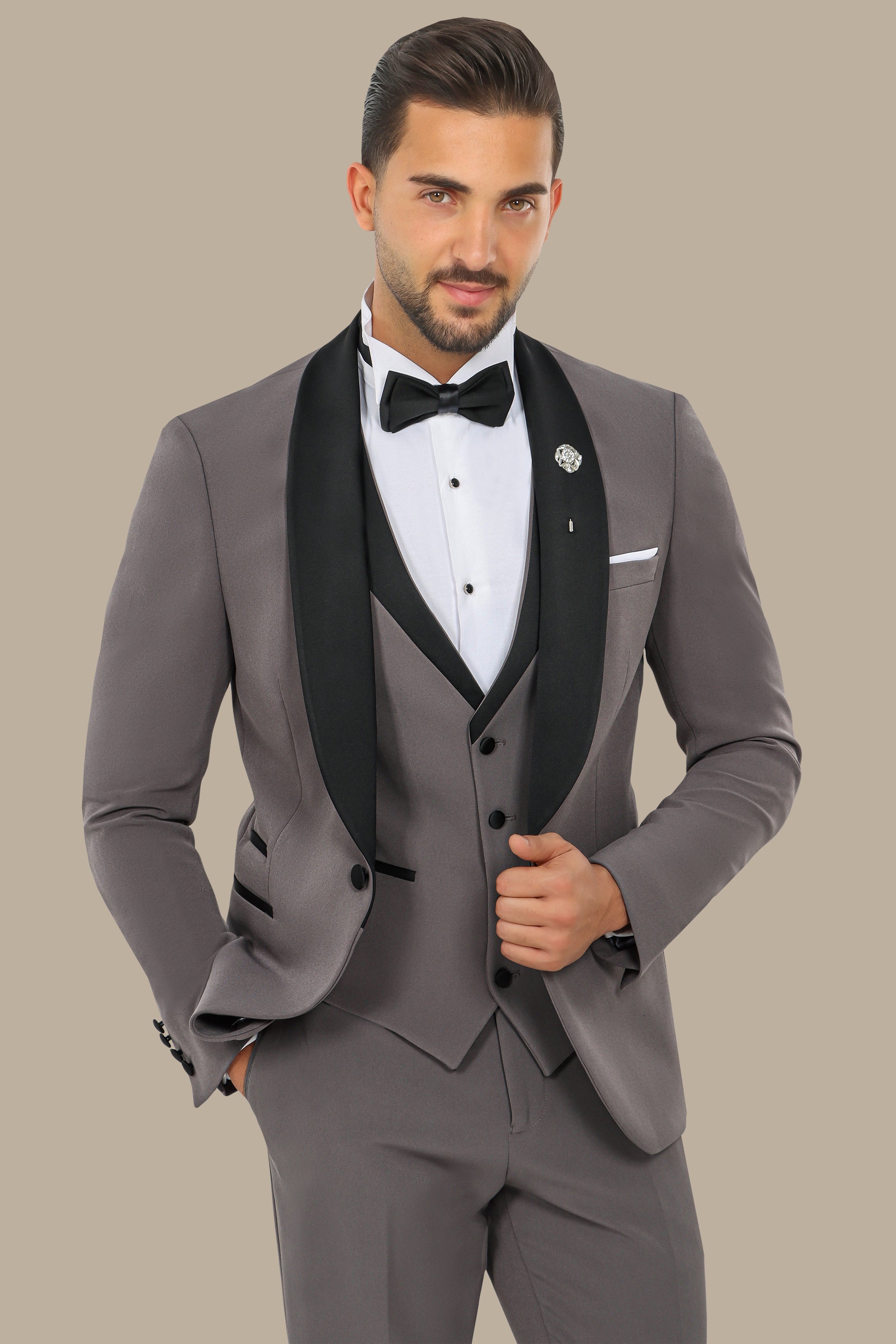 Grey Tuxedo with Stretched Shawl Collar – 4-Piece Set