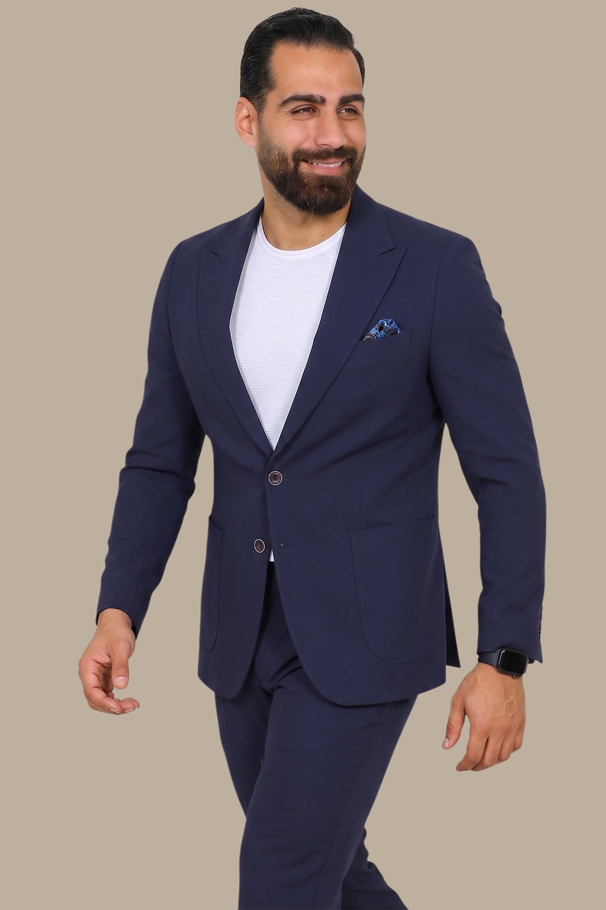 Navigator’s Edge: Navy 2-Piece Travel Suit with Peak Lapel