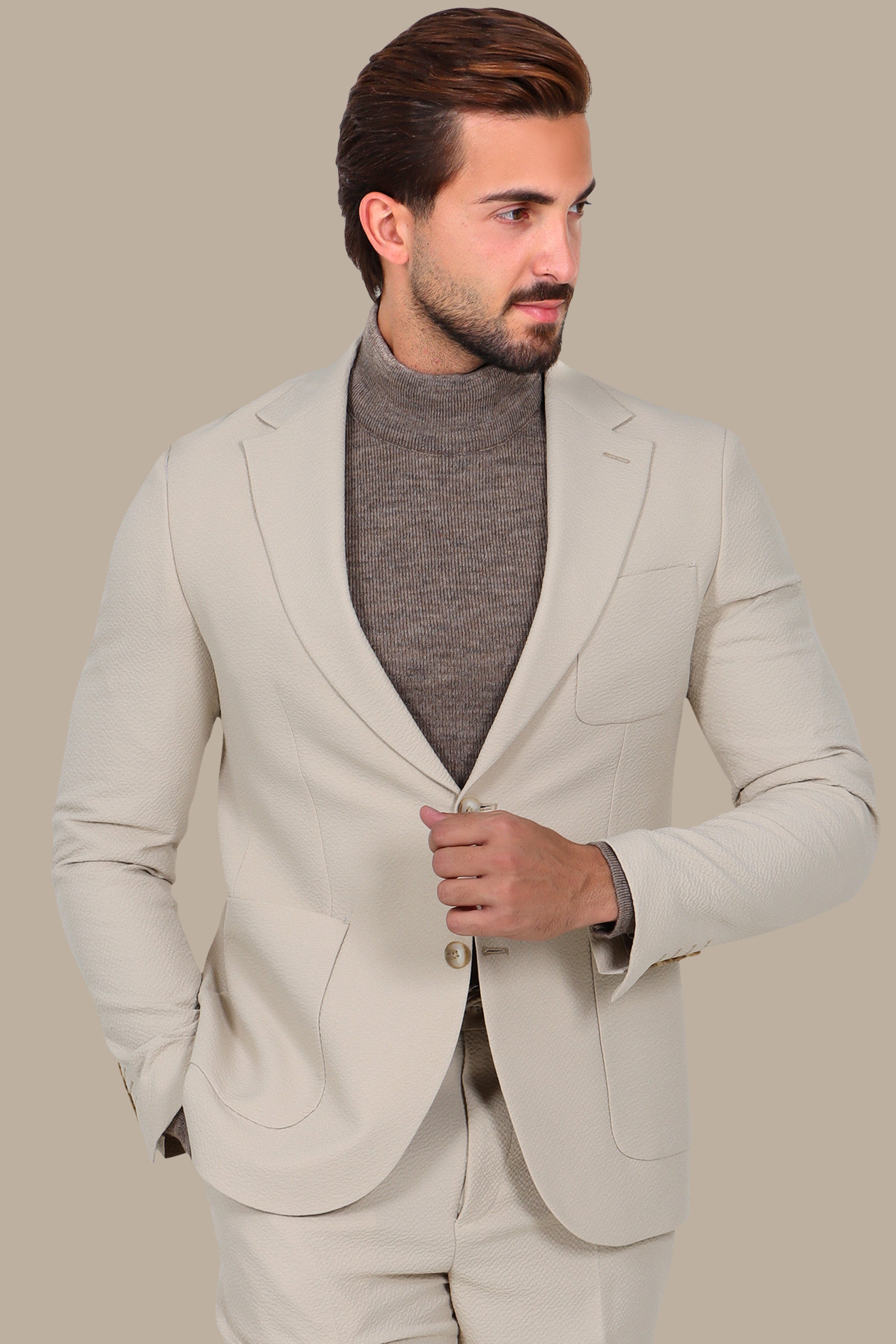 Beige Travel Suit with Notch Lapel – 2 Pieces