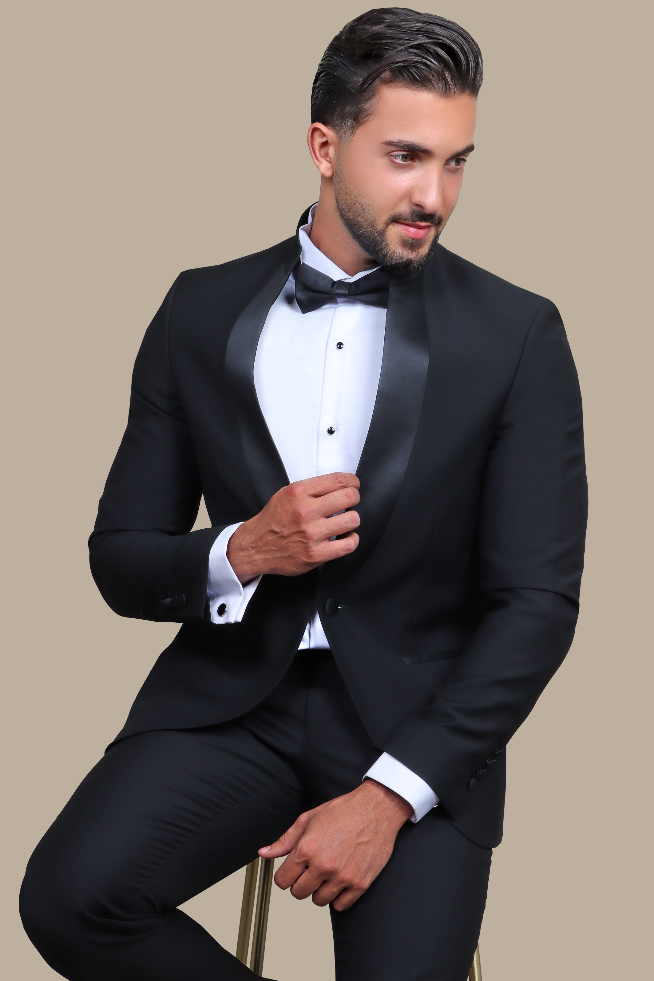 Sleek Black Satin Tuxedo with Col Mao Piping: A Timeless Elegance