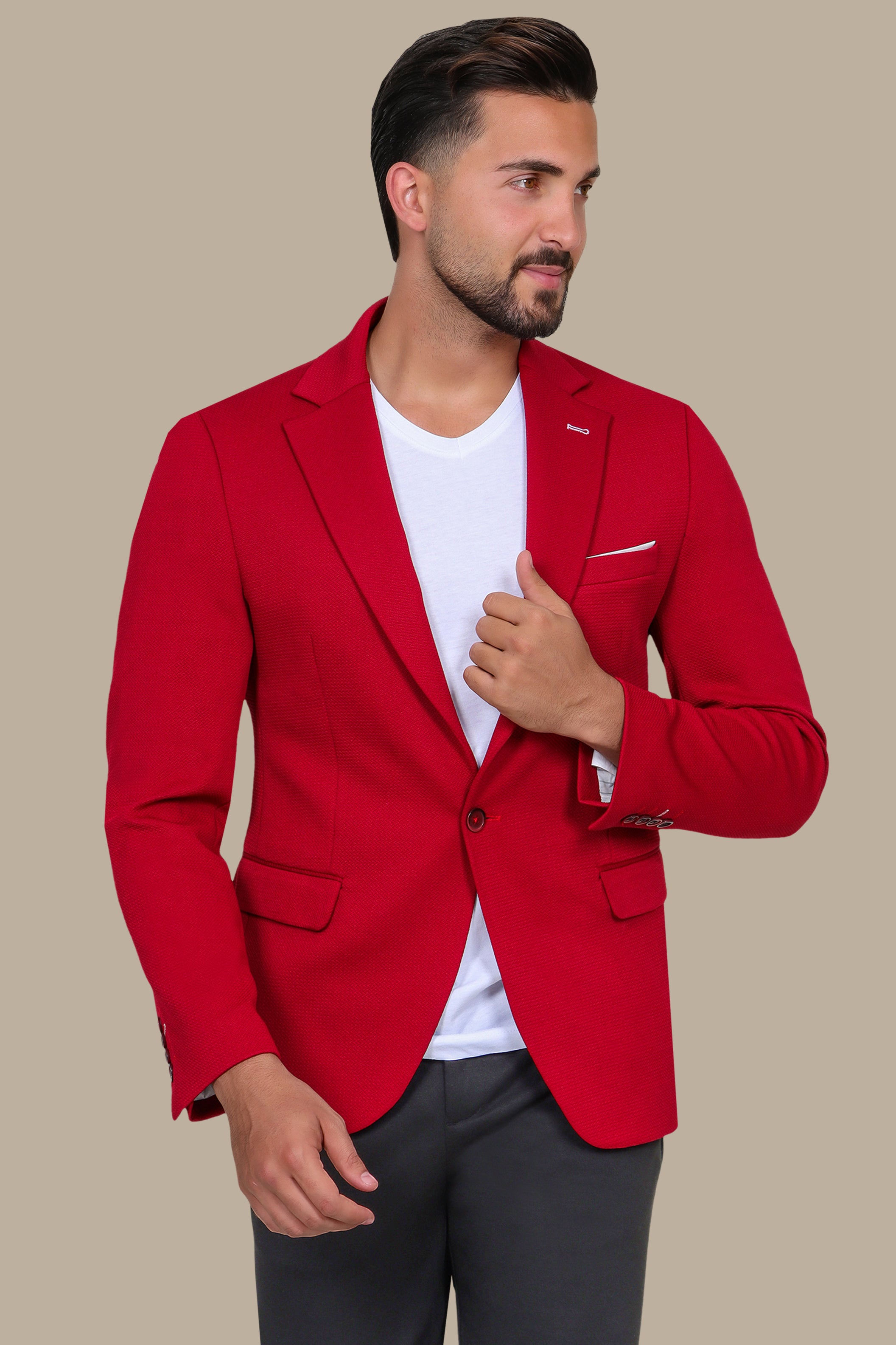 Red Notch Lapel Blazer: Bold & Structured