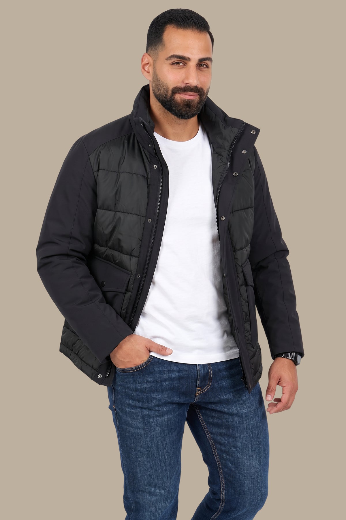 Wind Breaker: Stay Stylish and Functional with Two Spacious Pockets