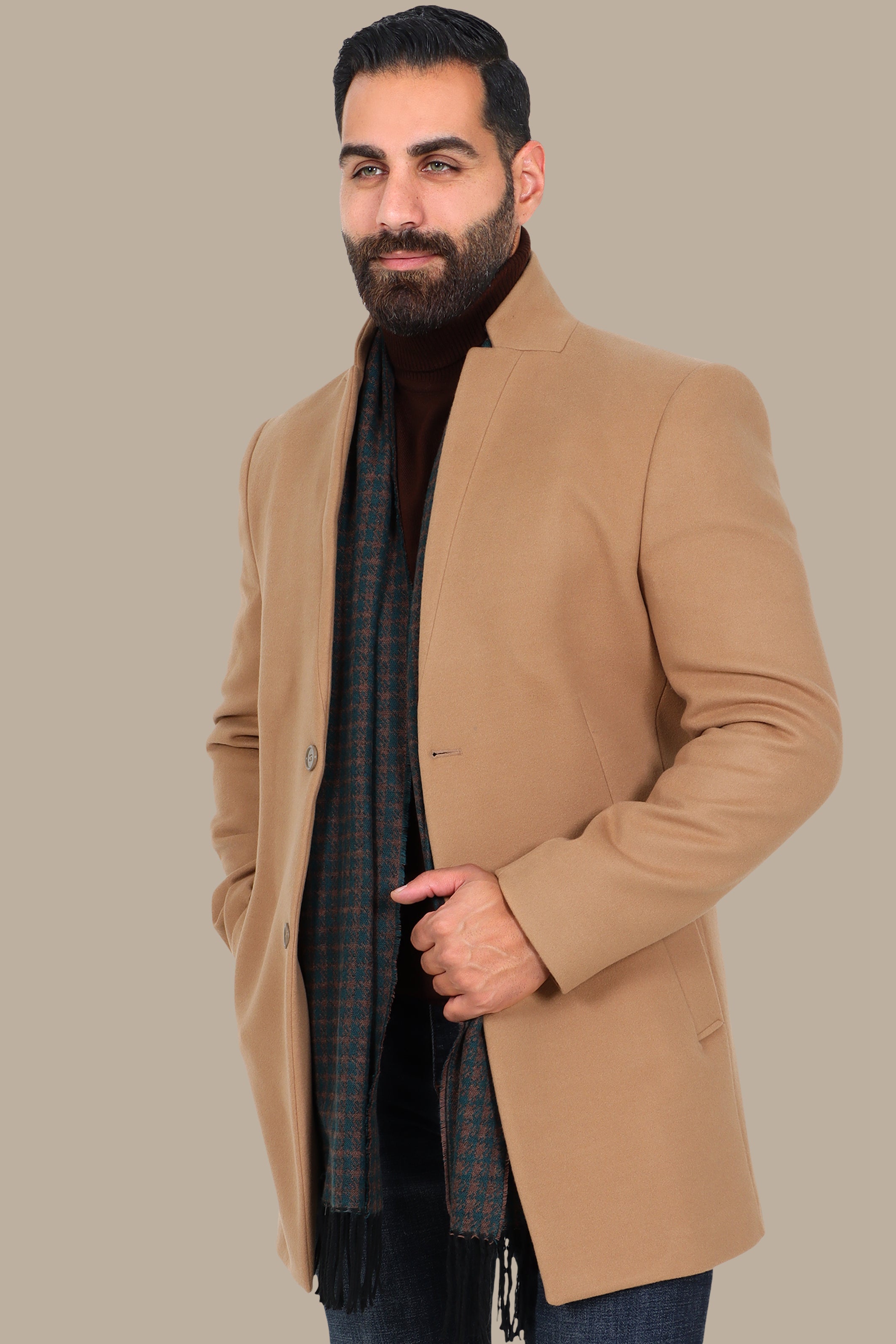 Timeless Beige Chic: The Classic Coat Col Mao in Neutral Elegance