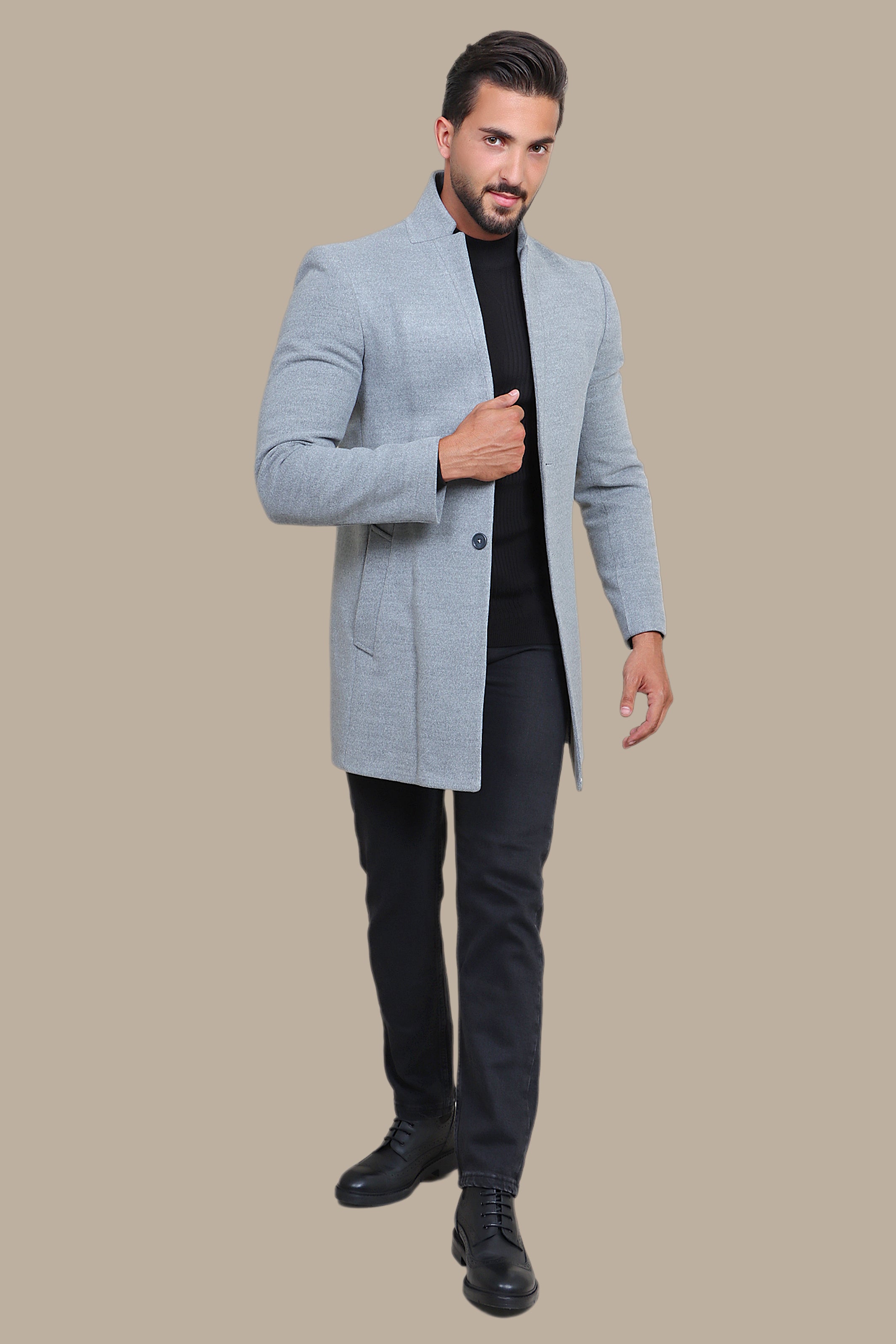 Light Gray Sophistication: The Classic Coat Col Mao in Subtle Elegance