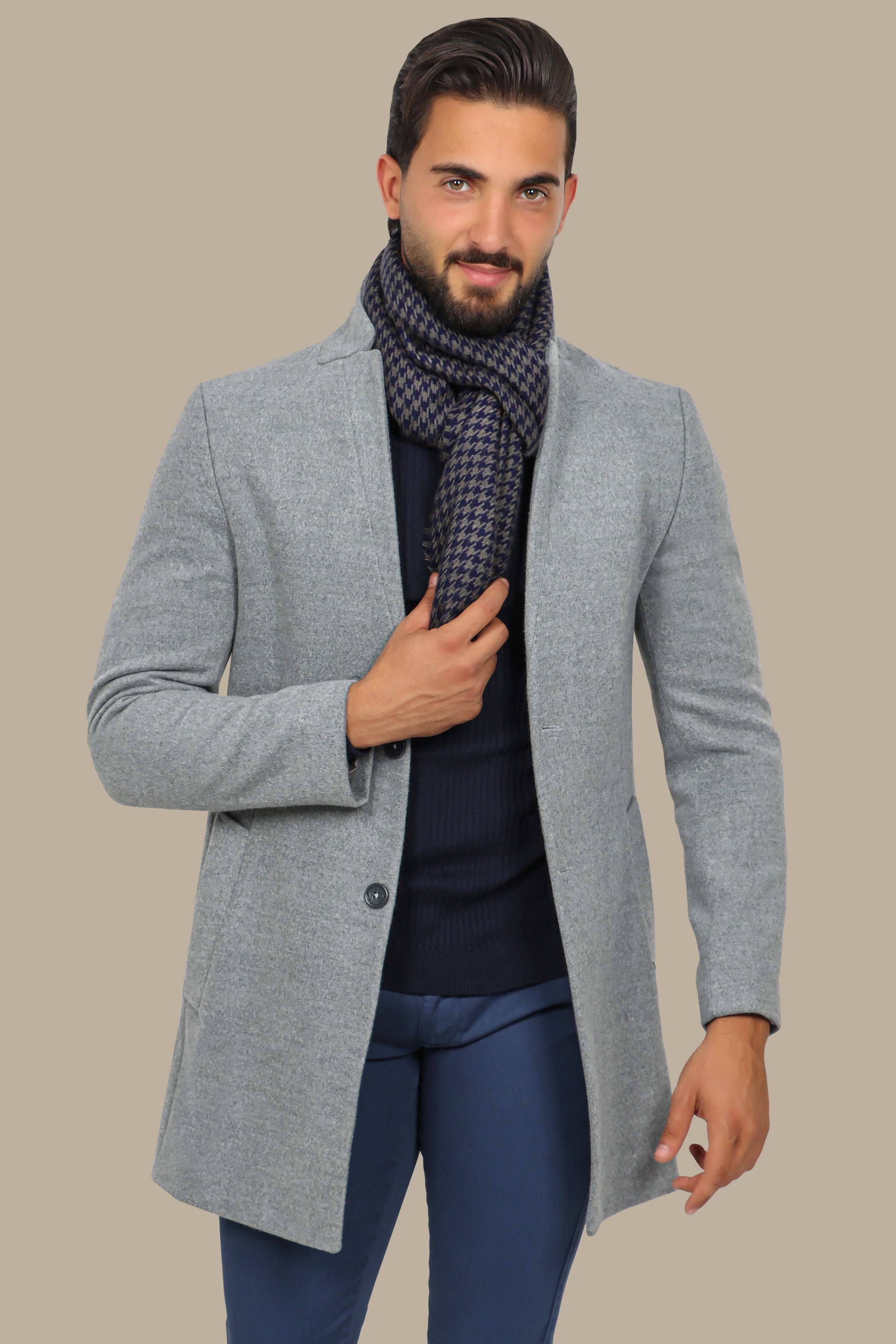 Light Gray Sophistication: The Classic Coat Col Mao in Subtle Elegance