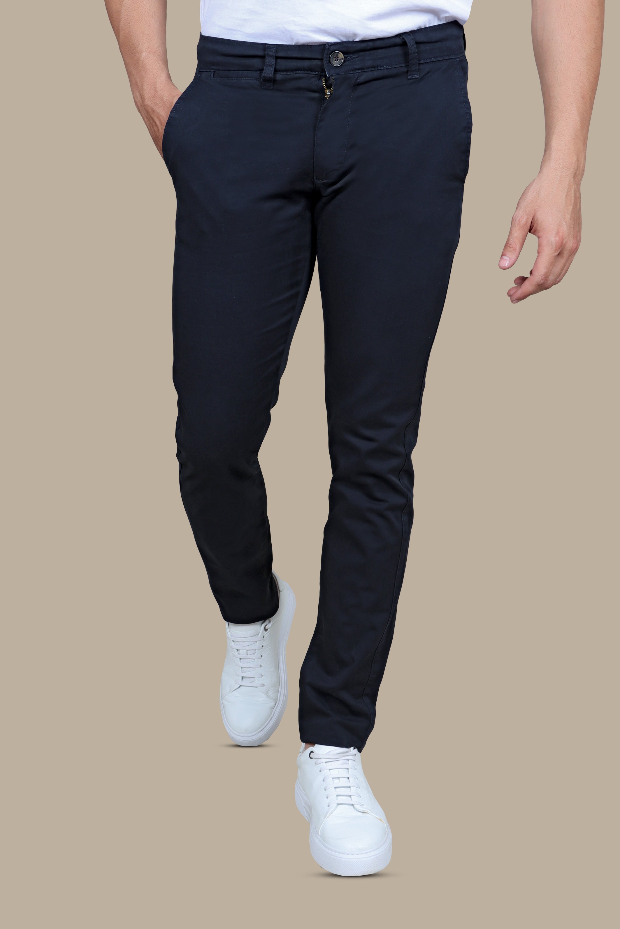 The Sleek Slim Fit Chino in Black