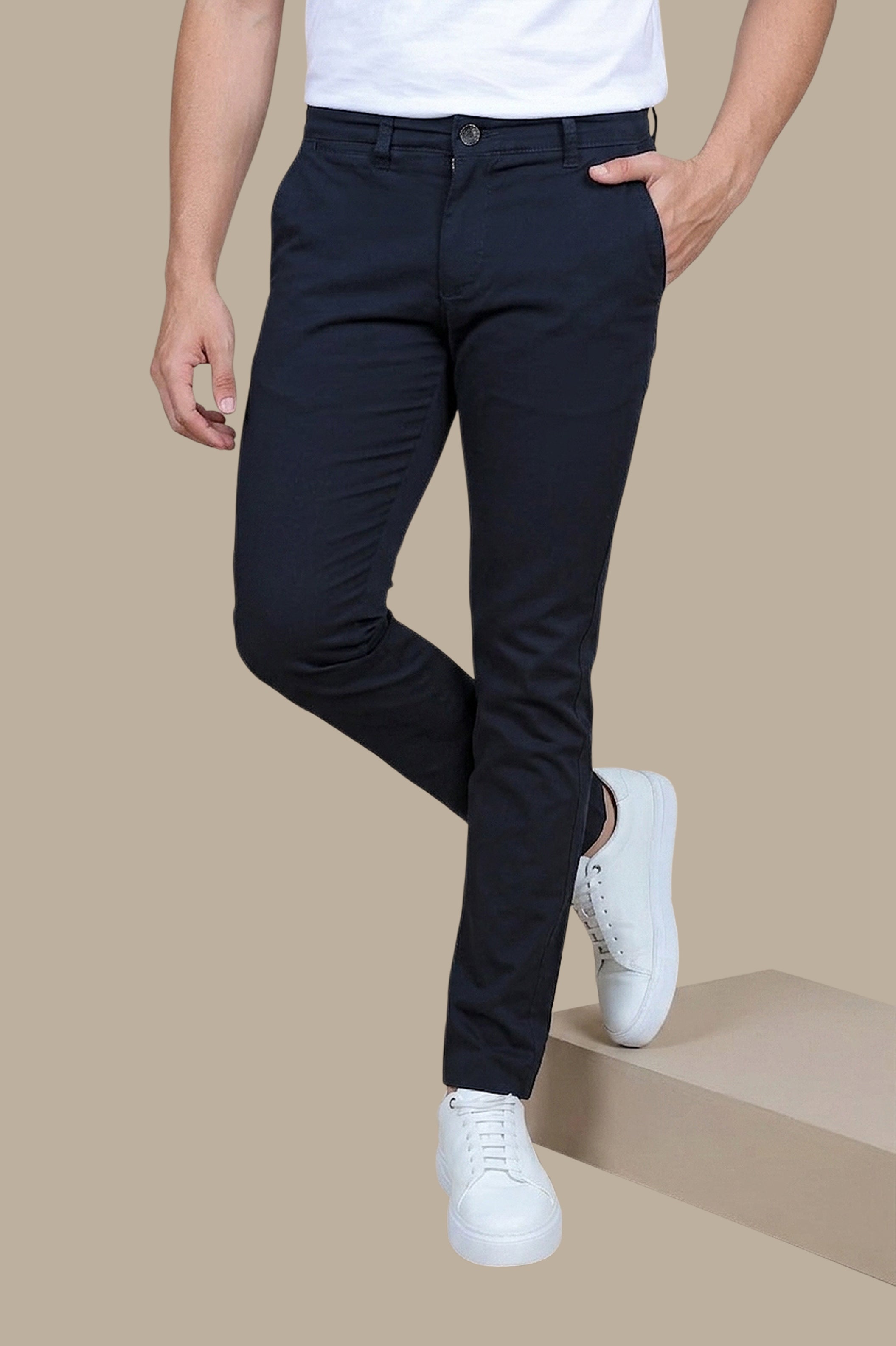 The Sleek Slim Fit Chino in Black