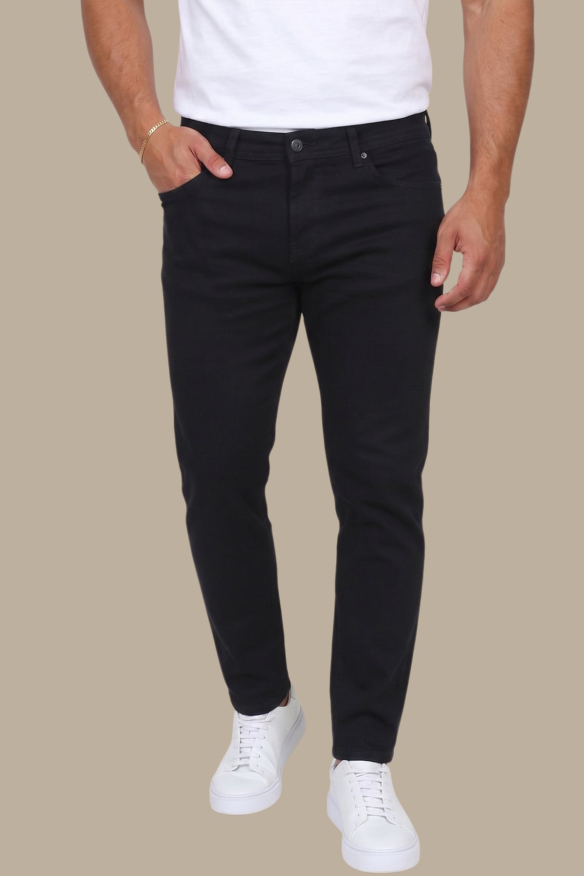 Basic Semi Regular Jeans in Black