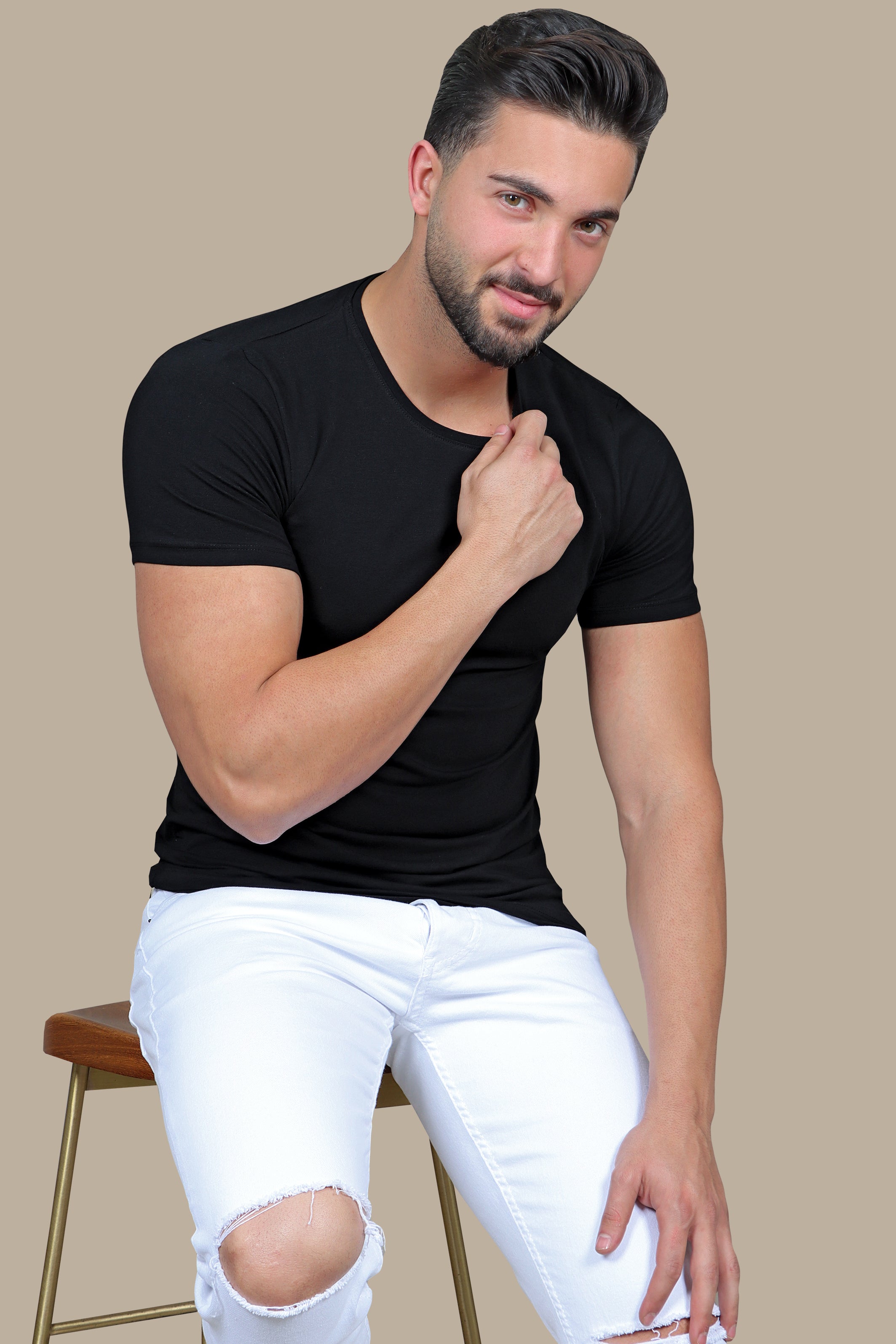 Classic Noir: Black Short Sleeve Basic T-Shirt