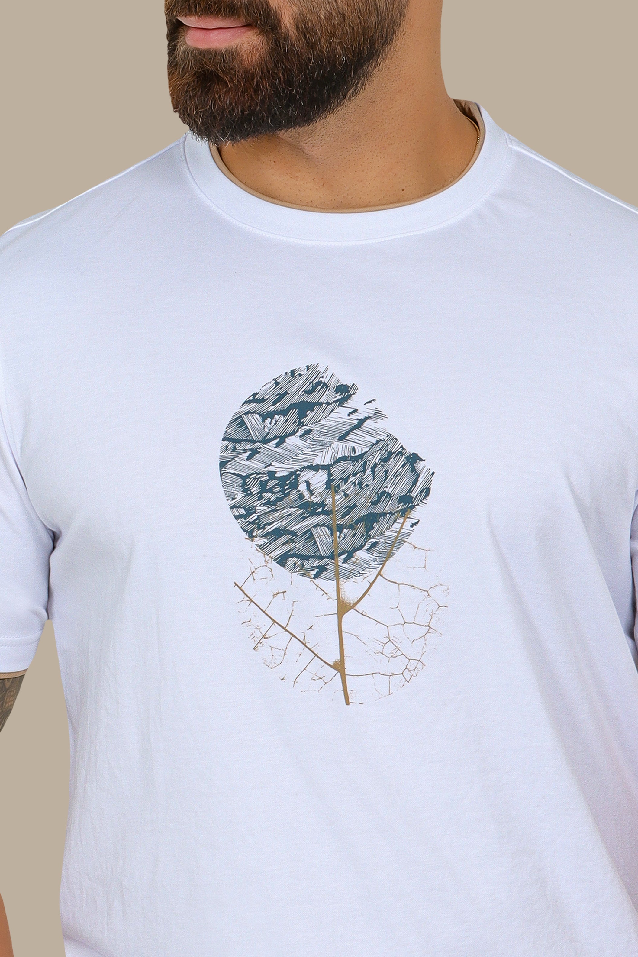 Double Collar T-Shirt with Circles Print – White