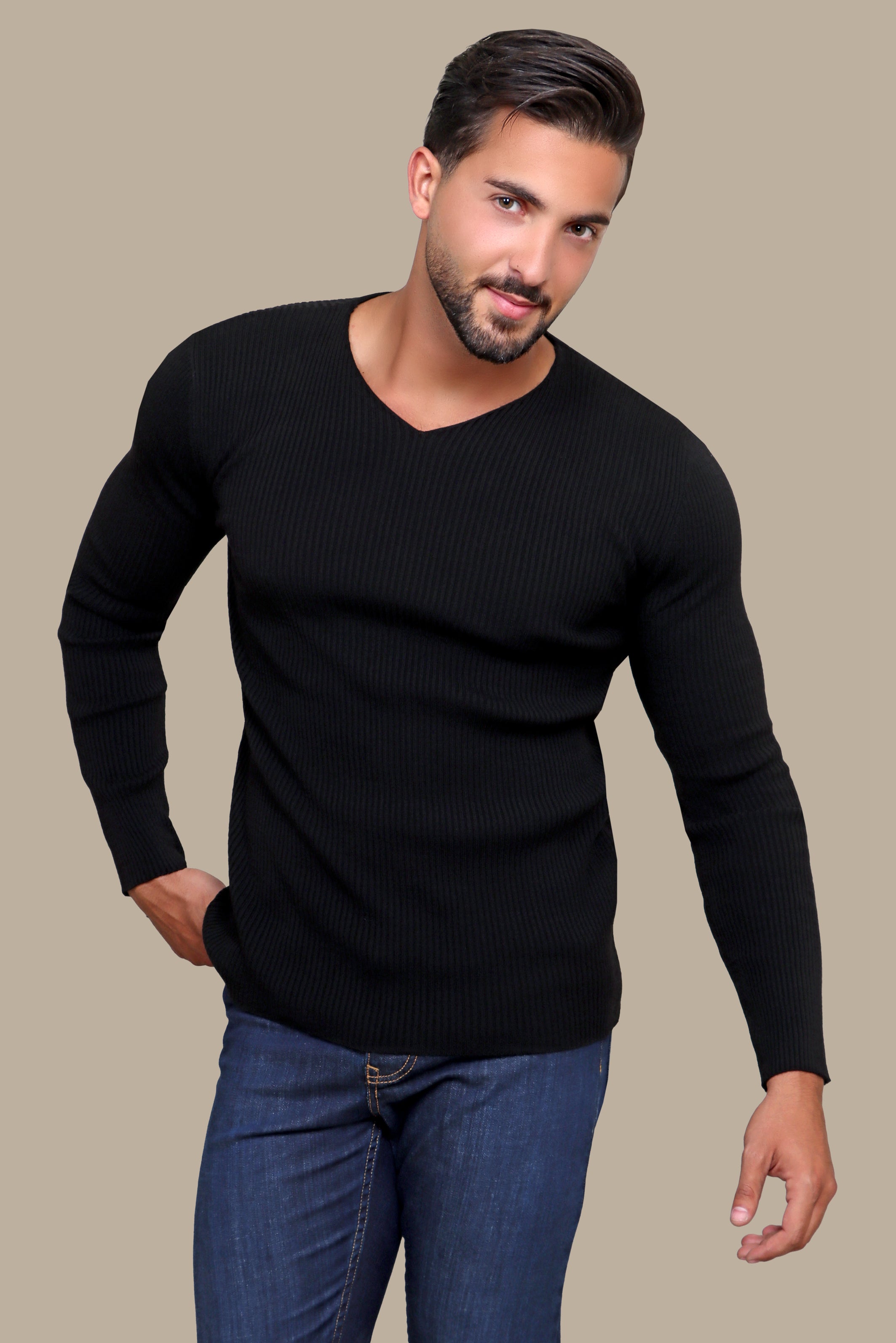 Chic Comfort: N-Neck Ribbed Black Sweater