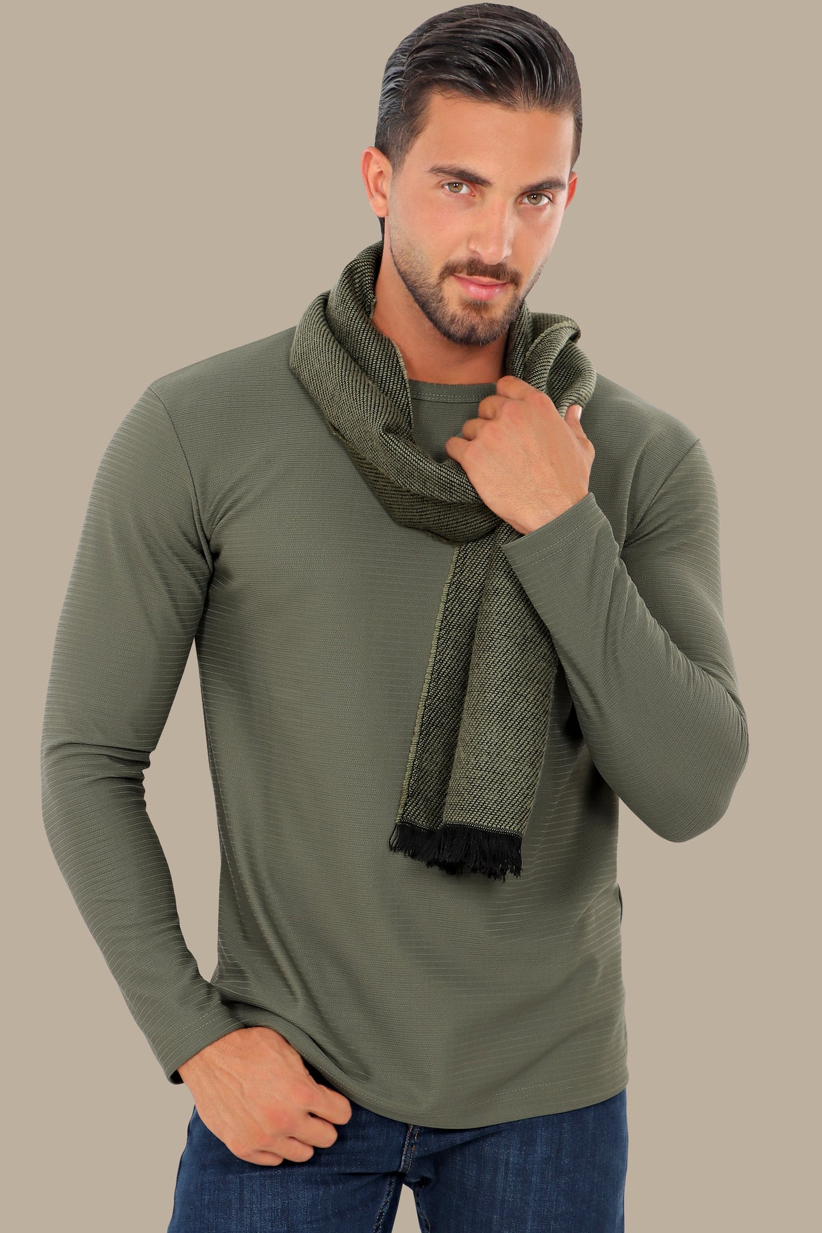 Pure Elegance: Ribbed Structured Round Neck Sweater