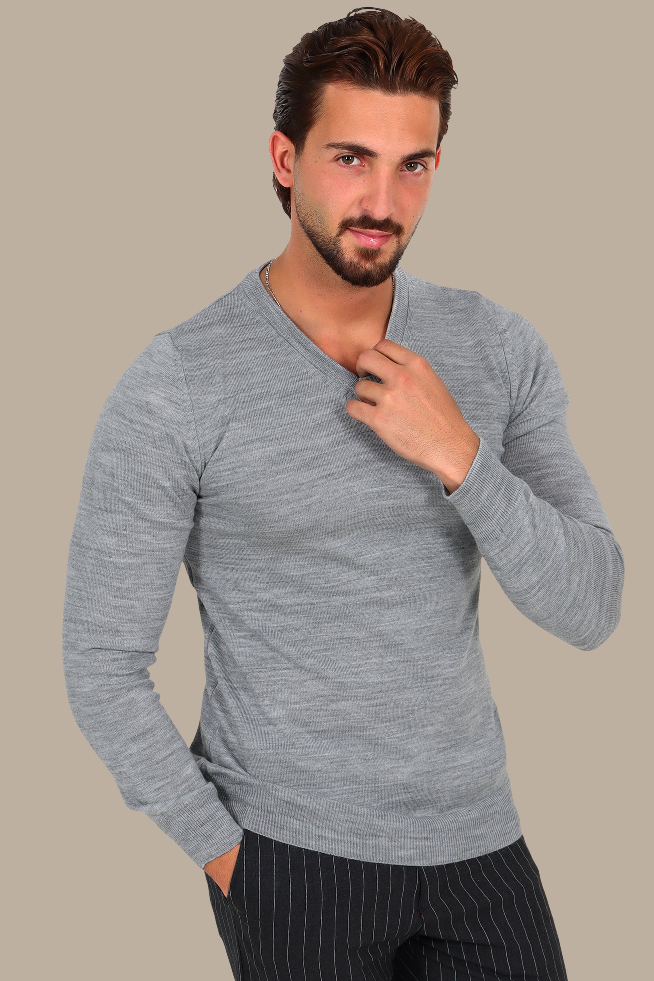 V-Neck Basic Sweater in Light Grey