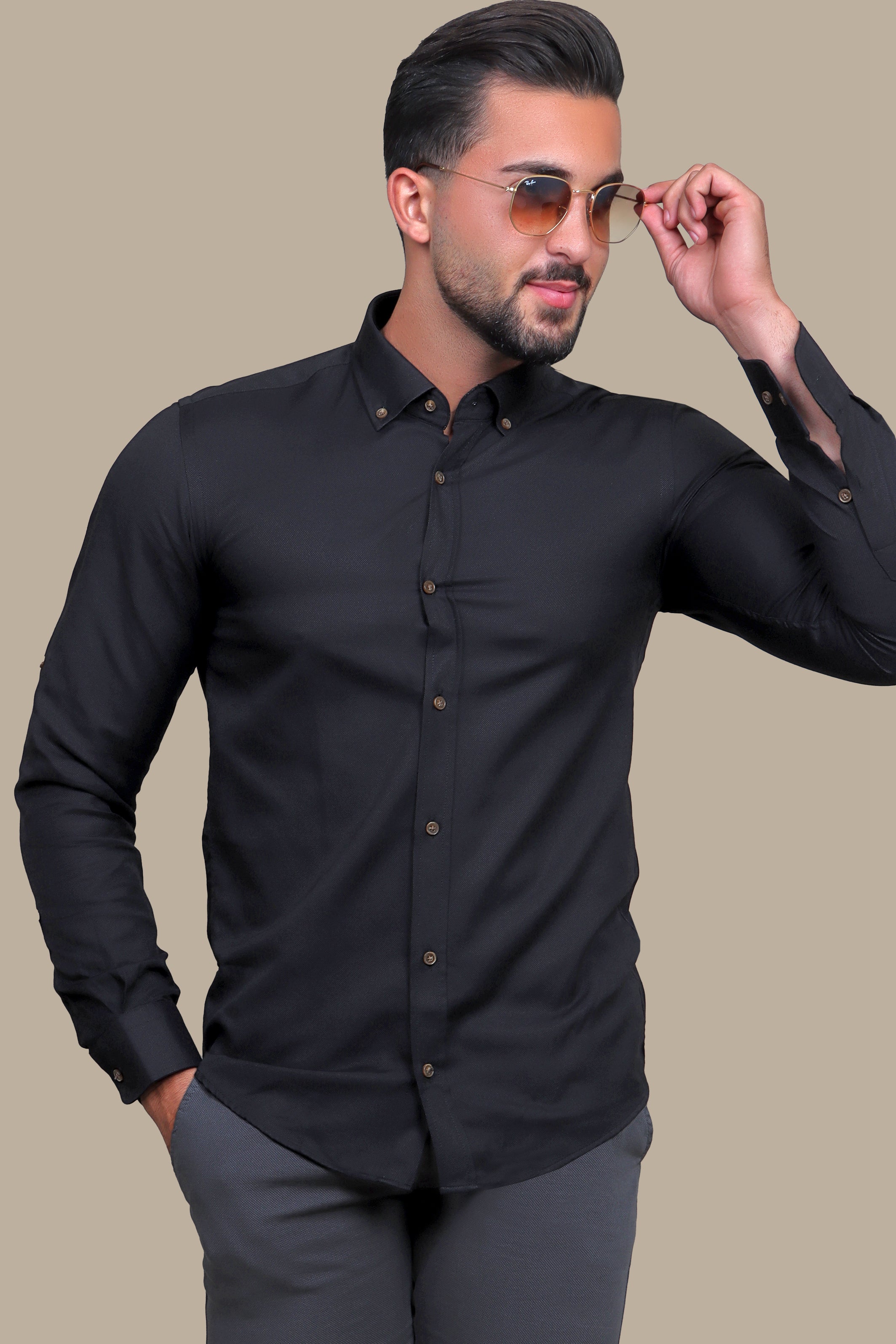 Black Elegance: Oxford Casual Sophistication