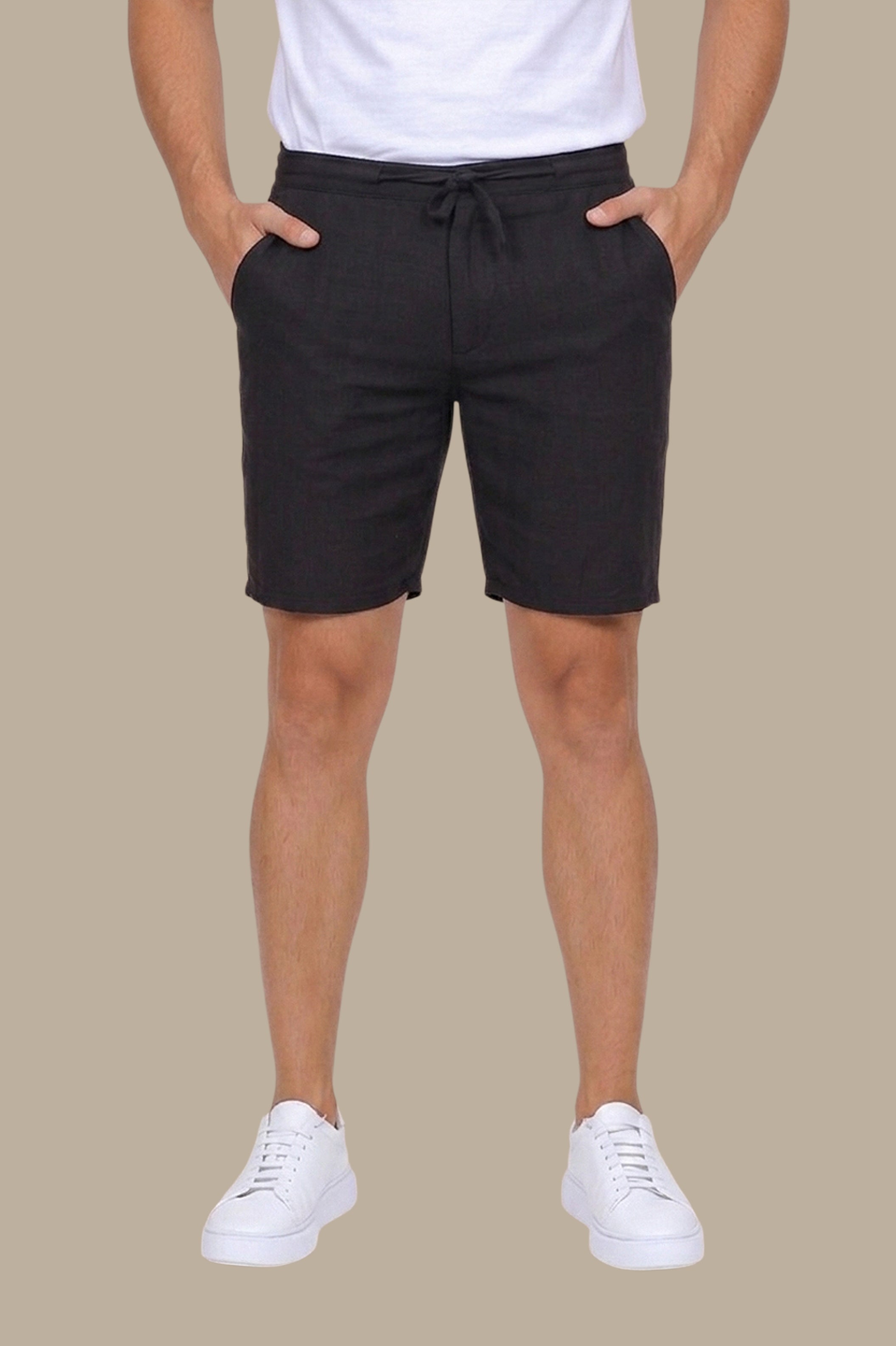 Timeless Chic: Short Linen Basic Black