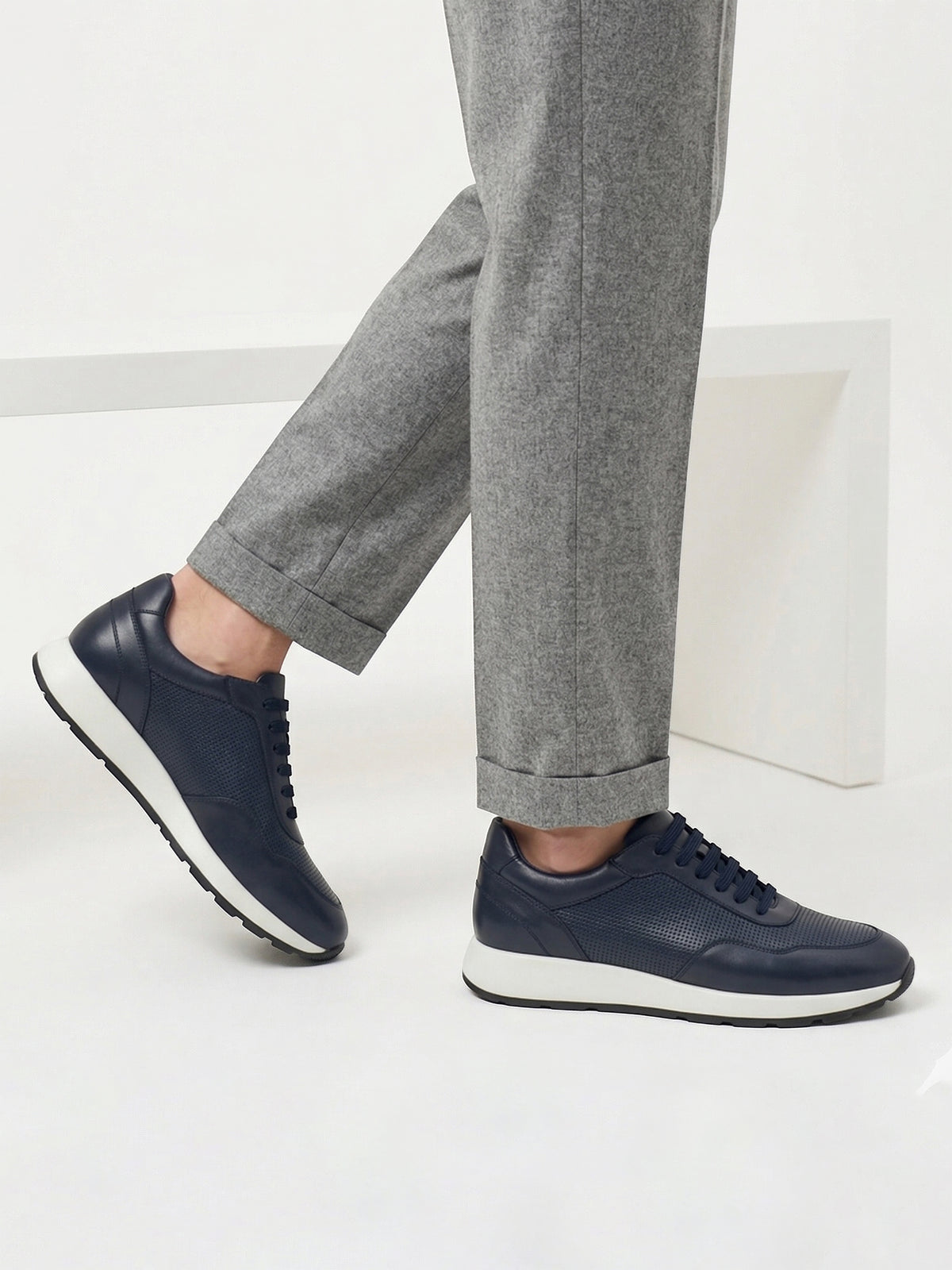 Dotted Leather Low-Cut Trainer
