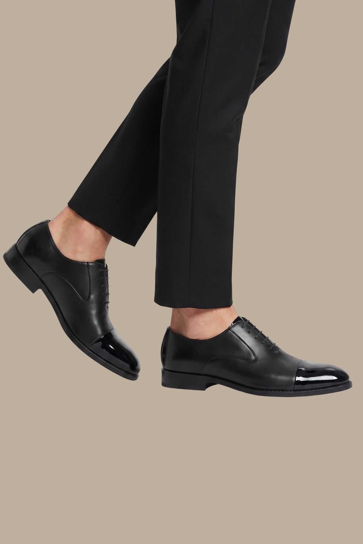 Classic Leather Wingtip Oxford Shoes