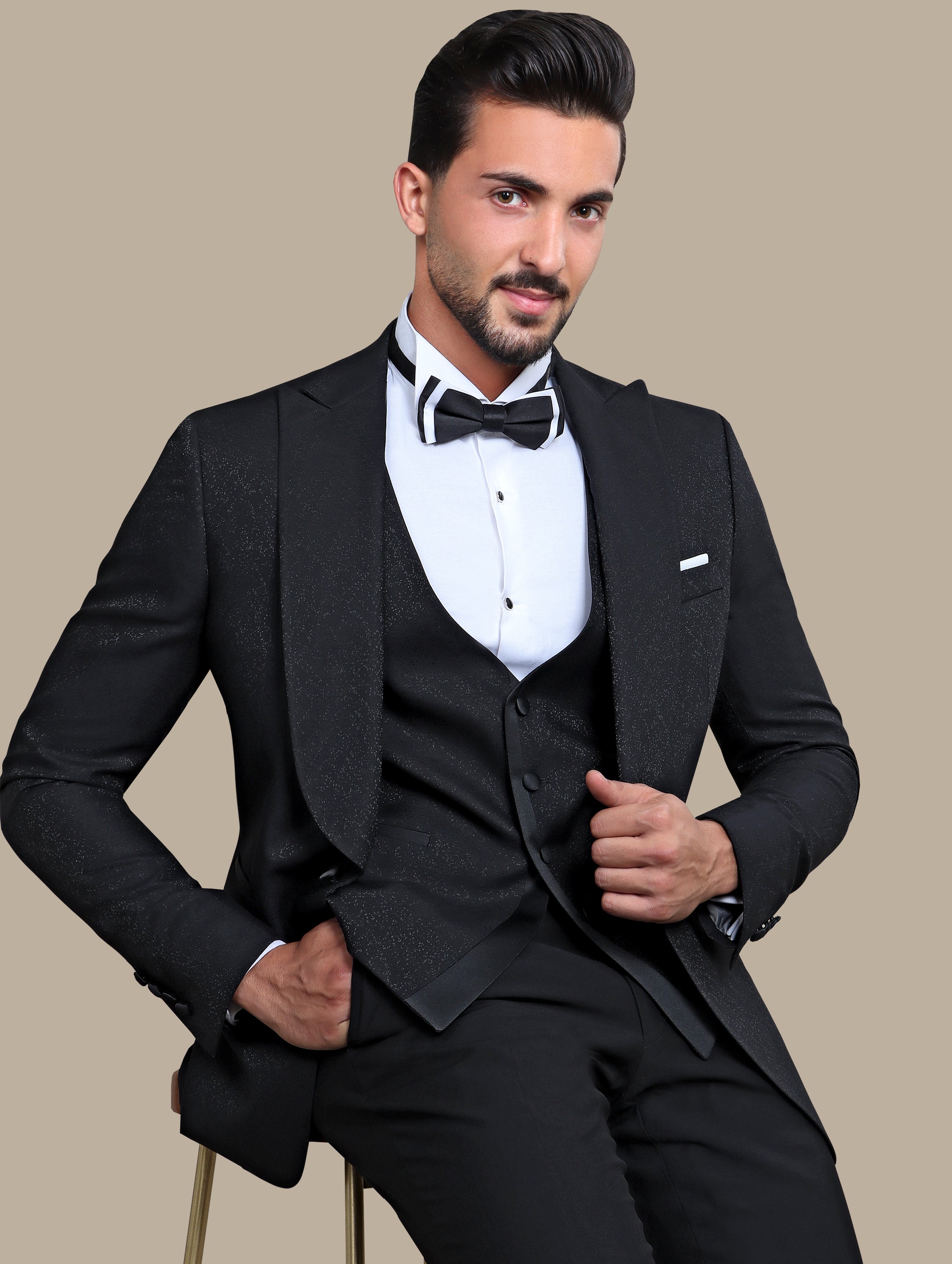 Timeless Elegance: Black Tuxedo FV 3-Piece Set with Peak Lape