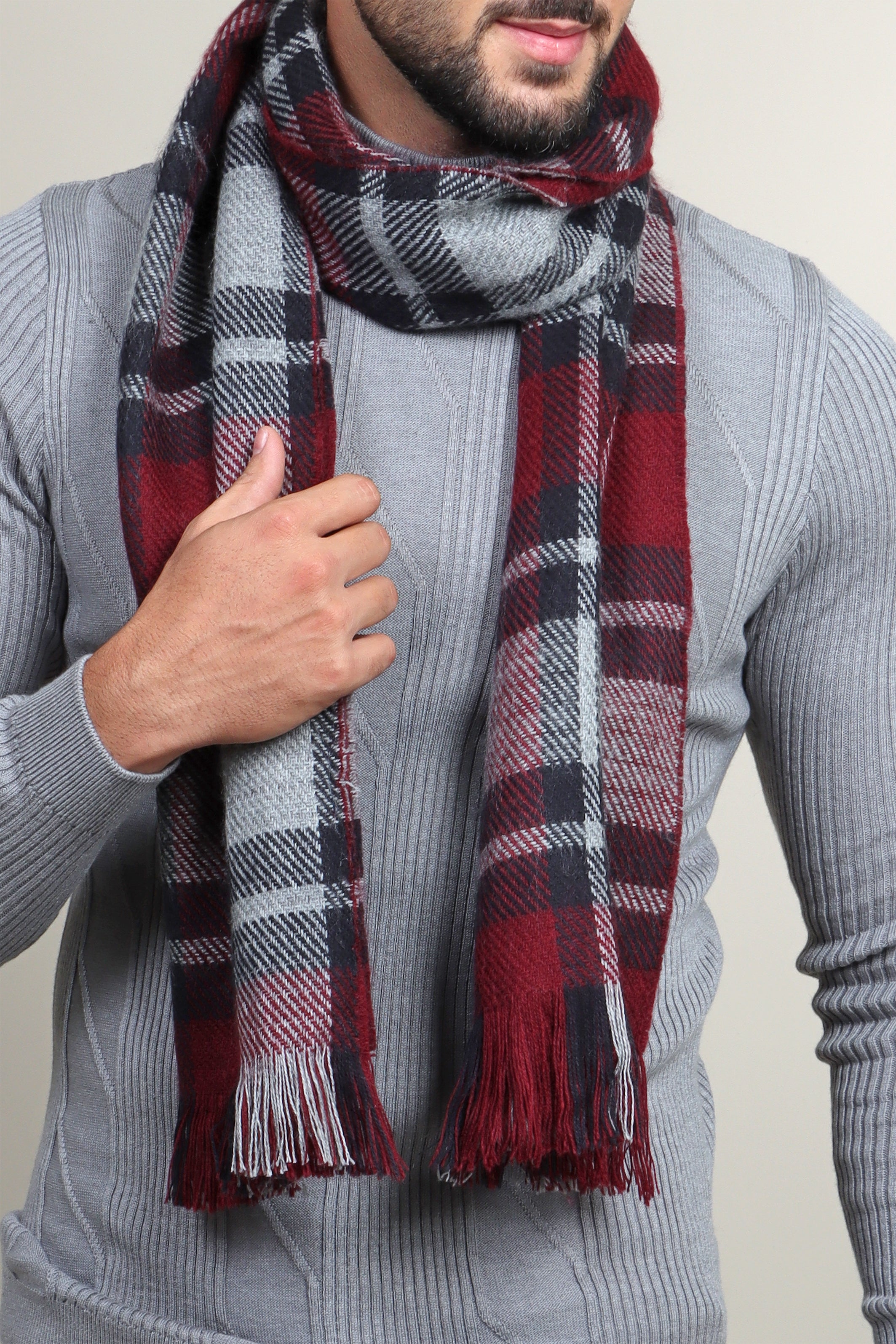 Chic Bordeaux: Luxurious Wool Scarf in Elegant Grey