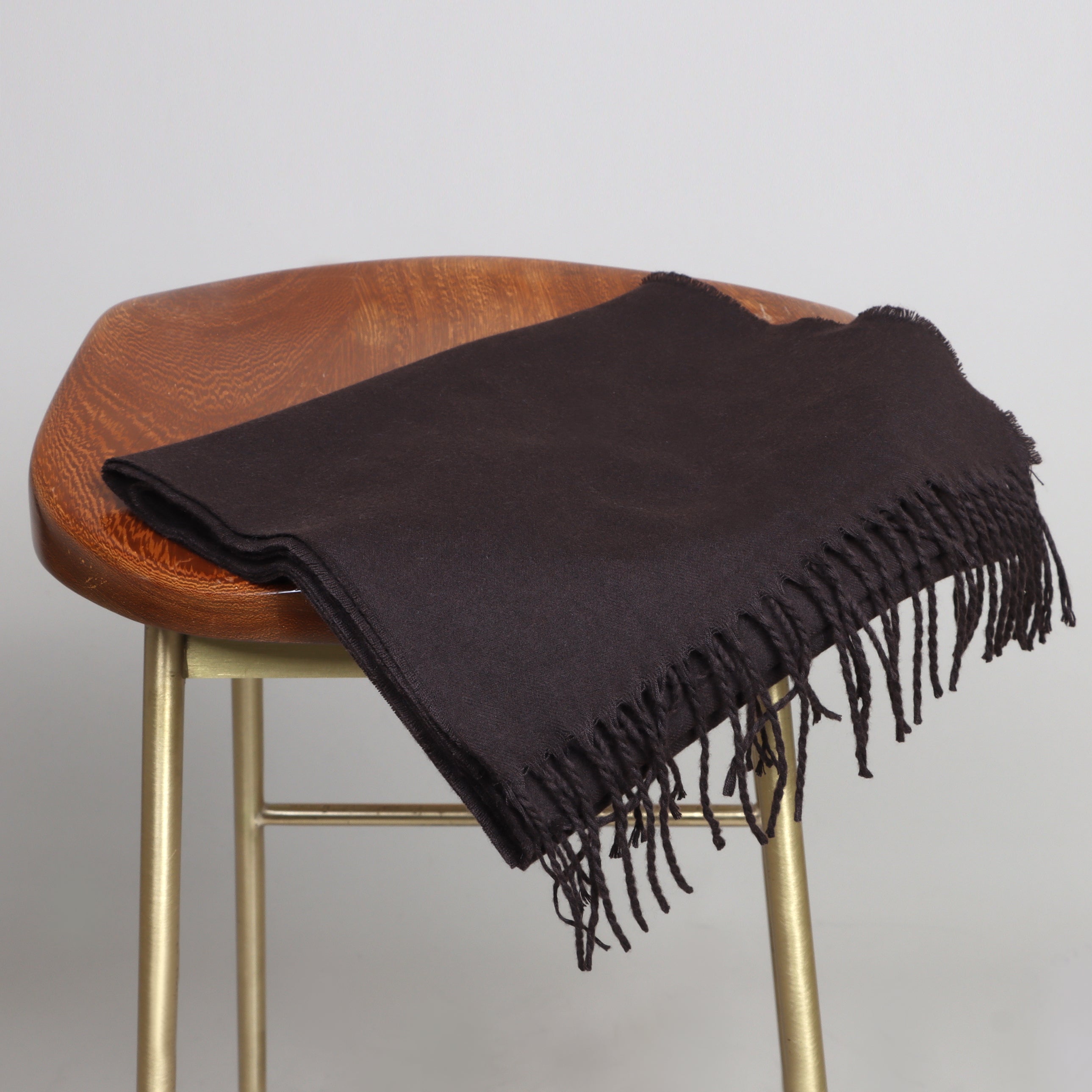 Cocoa Elegance: Classic Brown Wool Scarf